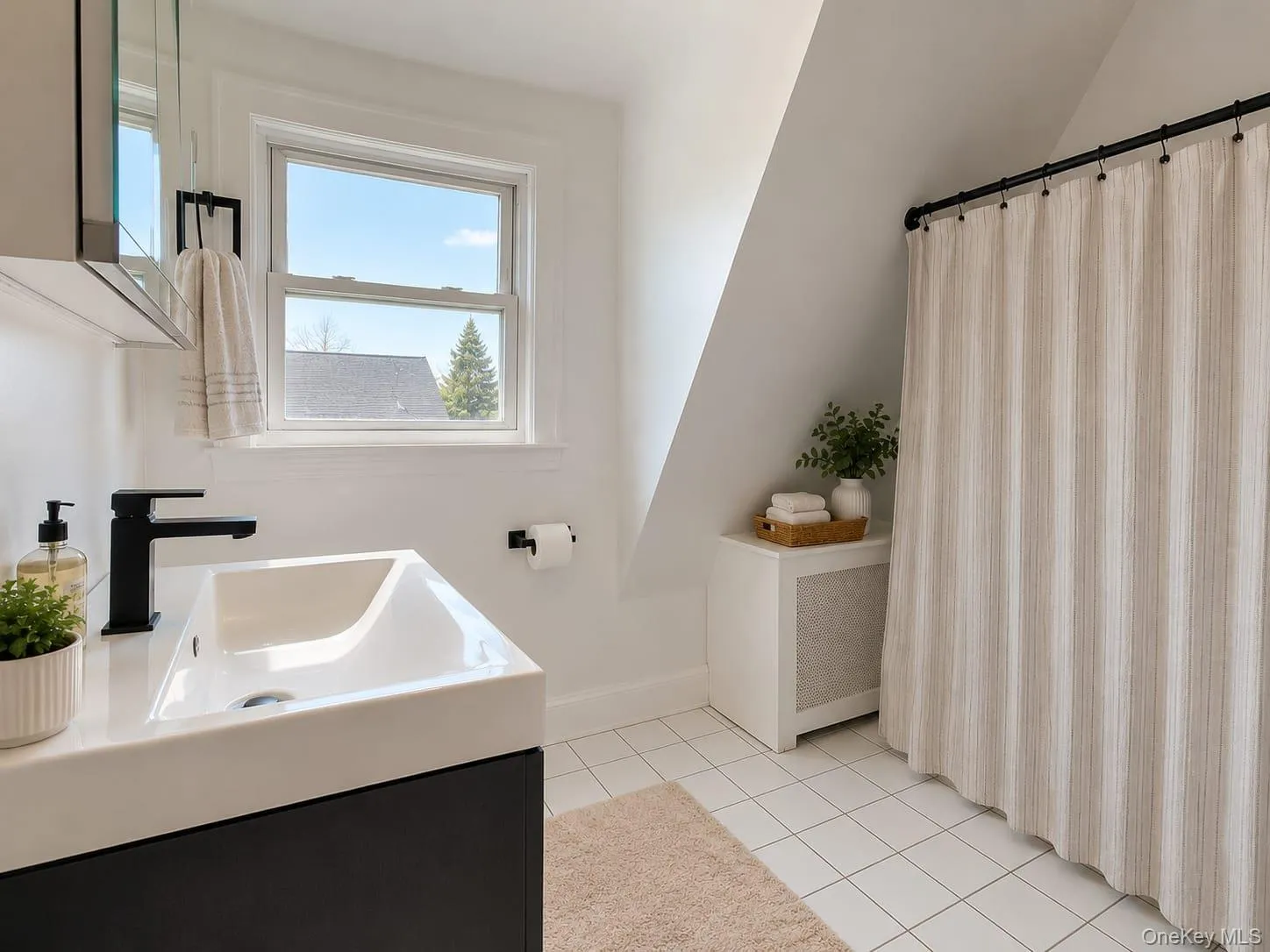 48 Poplar Street, Hempstead, NY, 4 Bedrooms Bedrooms, 11 Rooms Rooms,2 BathroomsBathrooms,Residential,For Rent,Poplar,0,1006052 48 Poplar Street, Hempstead, NY, 4 Bedrooms Bedrooms, 11 Rooms Rooms,2 BathroomsBathrooms,Residential,For Rent,Poplar,0,1006052