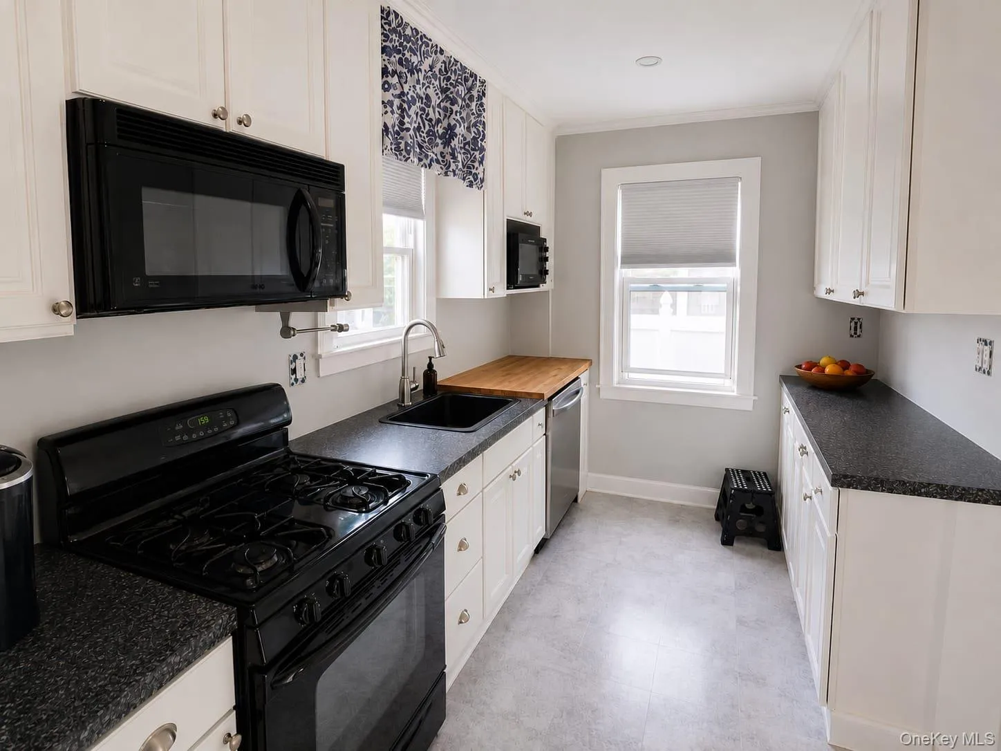 48 Poplar Street, Hempstead, NY, 4 Bedrooms Bedrooms, 11 Rooms Rooms,2 BathroomsBathrooms,Residential,For Rent,Poplar,0,1006052 48 Poplar Street, Hempstead, NY, 4 Bedrooms Bedrooms, 11 Rooms Rooms,2 BathroomsBathrooms,Residential,For Rent,Poplar,0,1006052