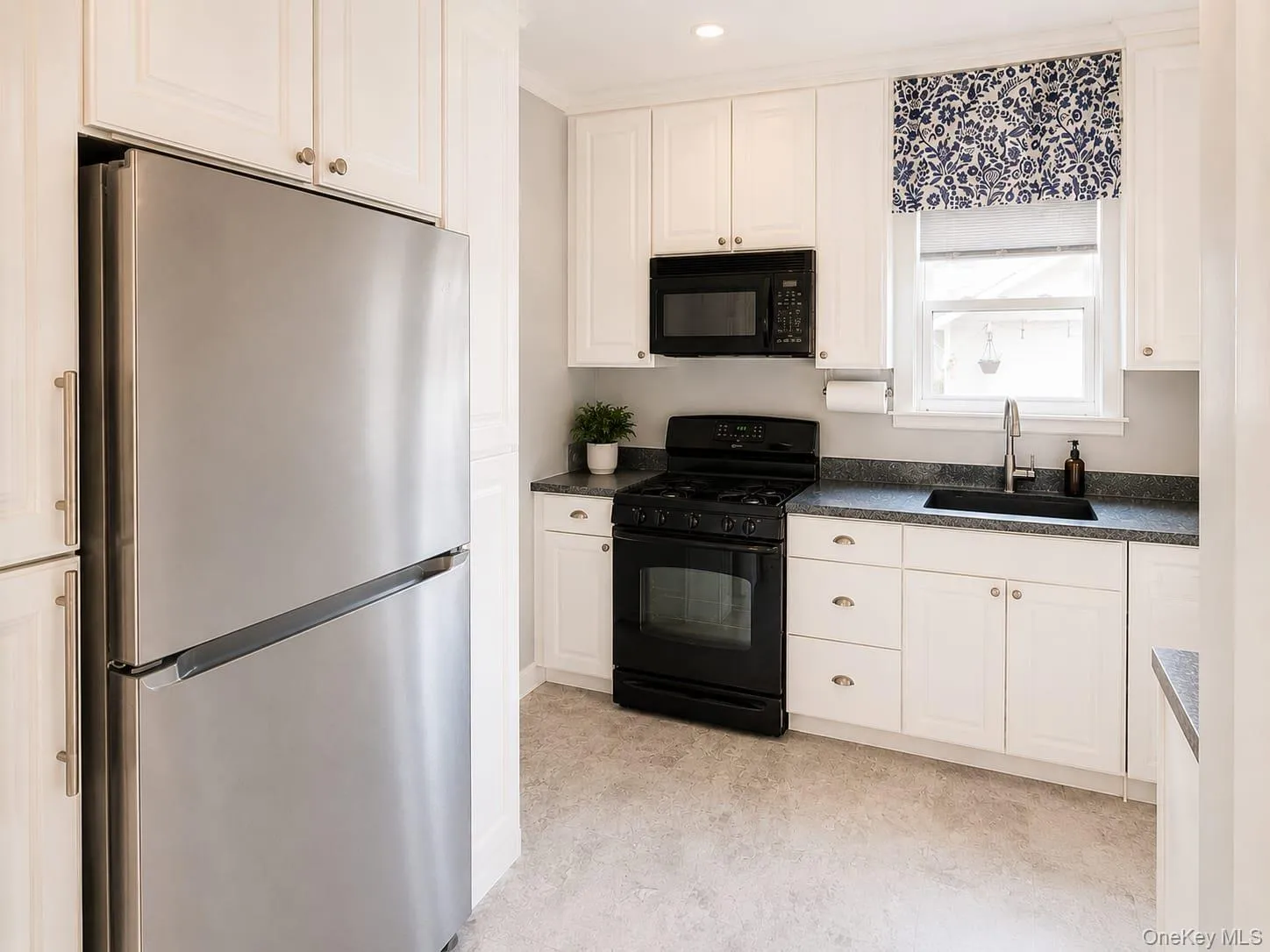 48 Poplar Street, Hempstead, NY, 4 Bedrooms Bedrooms, 11 Rooms Rooms,2 BathroomsBathrooms,Residential,For Rent,Poplar,0,1006052 48 Poplar Street, Hempstead, NY, 4 Bedrooms Bedrooms, 11 Rooms Rooms,2 BathroomsBathrooms,Residential,For Rent,Poplar,0,1006052