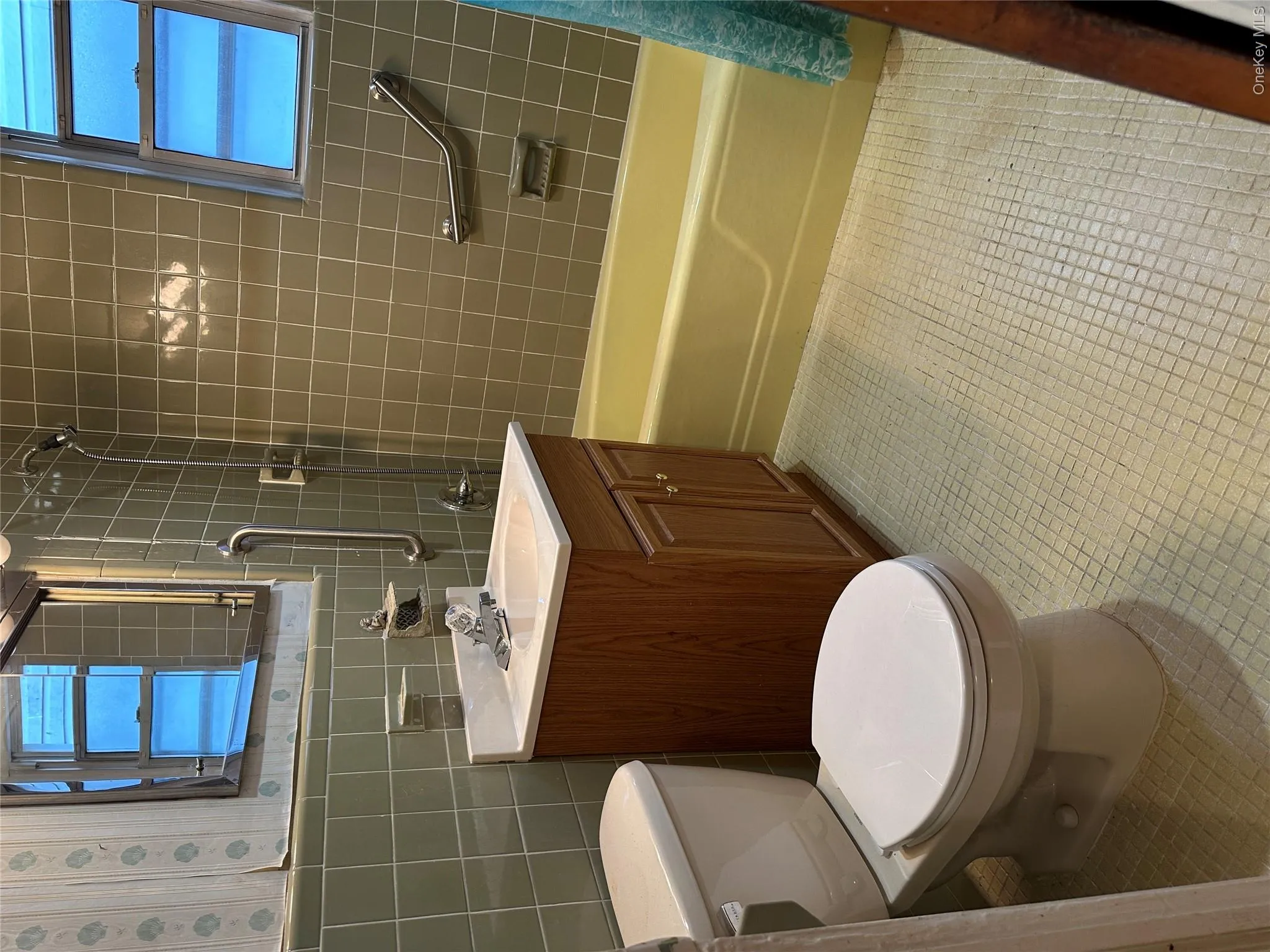 68-20 65th Street, New York, NY, 3 Bedrooms Bedrooms, 6 Rooms Rooms,1 BathroomBathrooms,Residential,For Rent,65th,0,1006055 68-20 65th Street, New York, NY, 3 Bedrooms Bedrooms, 6 Rooms Rooms,1 BathroomBathrooms,Residential,For Rent,65th,0,1006055