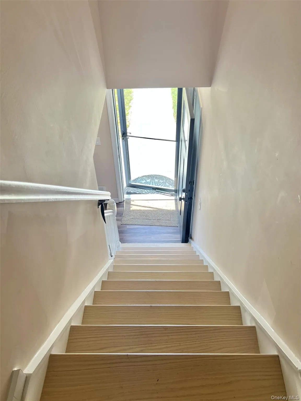 7 Mindy Lane, Oyster Bay, NY, 4 Bedrooms Bedrooms, 7 Rooms Rooms,2 BathroomsBathrooms,Residential Lease,For Rent,Mindy,0,1006056 7 Mindy Lane, Oyster Bay, NY, 4 Bedrooms Bedrooms, 7 Rooms Rooms,2 BathroomsBathrooms,Residential Lease,For Rent,Mindy,0,1006056