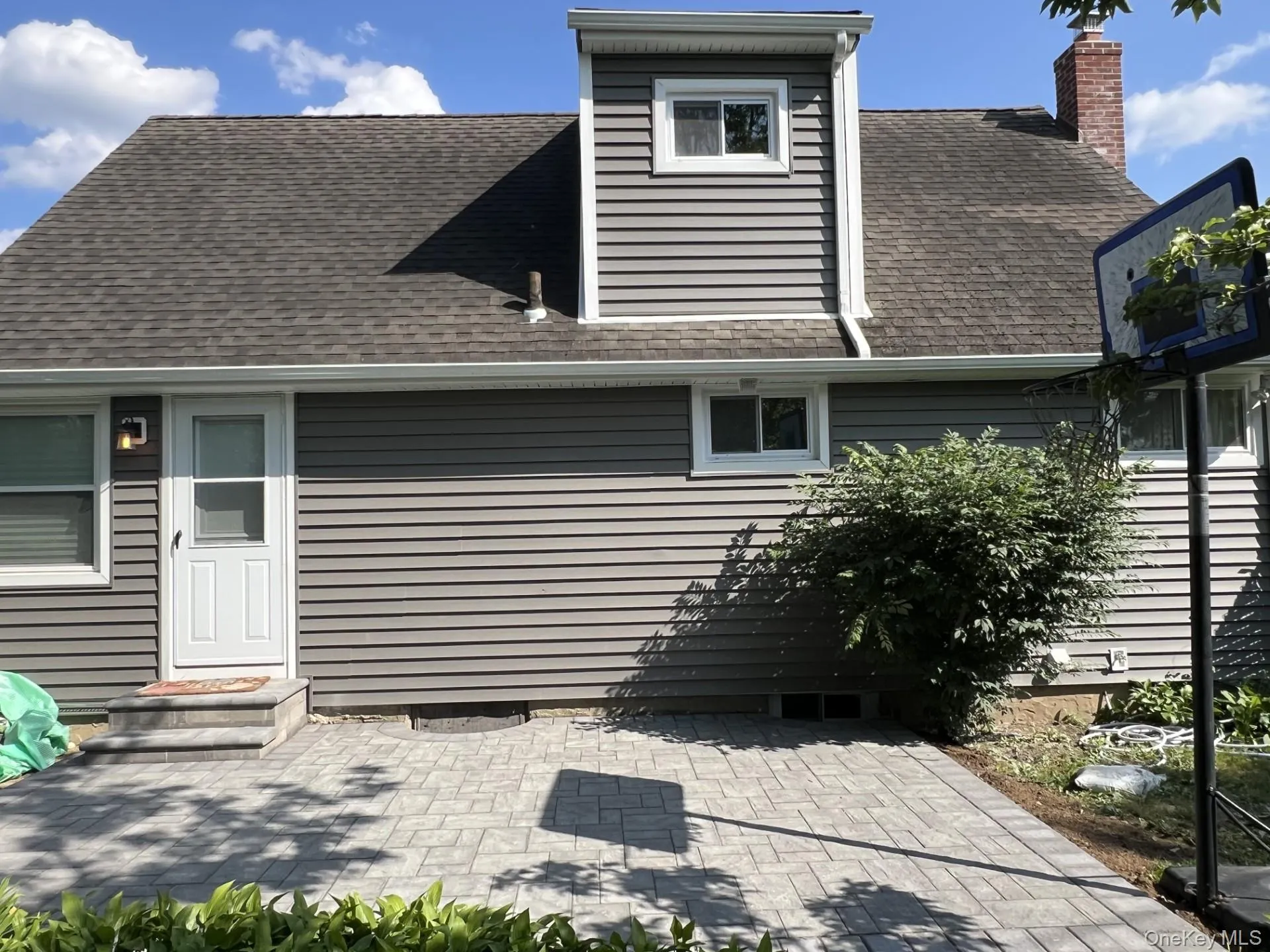 7 Mindy Lane, Oyster Bay, NY, 4 Bedrooms Bedrooms, 7 Rooms Rooms,2 BathroomsBathrooms,Residential Lease,For Rent,Mindy,0,1006056 7 Mindy Lane, Oyster Bay, NY, 4 Bedrooms Bedrooms, 7 Rooms Rooms,2 BathroomsBathrooms,Residential Lease,For Rent,Mindy,0,1006056