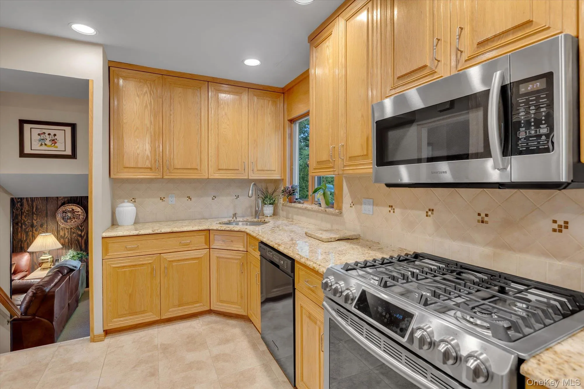 19 Cottage Court, Huntington, NY, 3 Bedrooms Bedrooms, 8 Rooms Rooms,1 BathroomBathrooms,Residential,For Rent,Cottage,0,1006059 19 Cottage Court, Huntington, NY, 3 Bedrooms Bedrooms, 8 Rooms Rooms,1 BathroomBathrooms,Residential,For Rent,Cottage,0,1006059