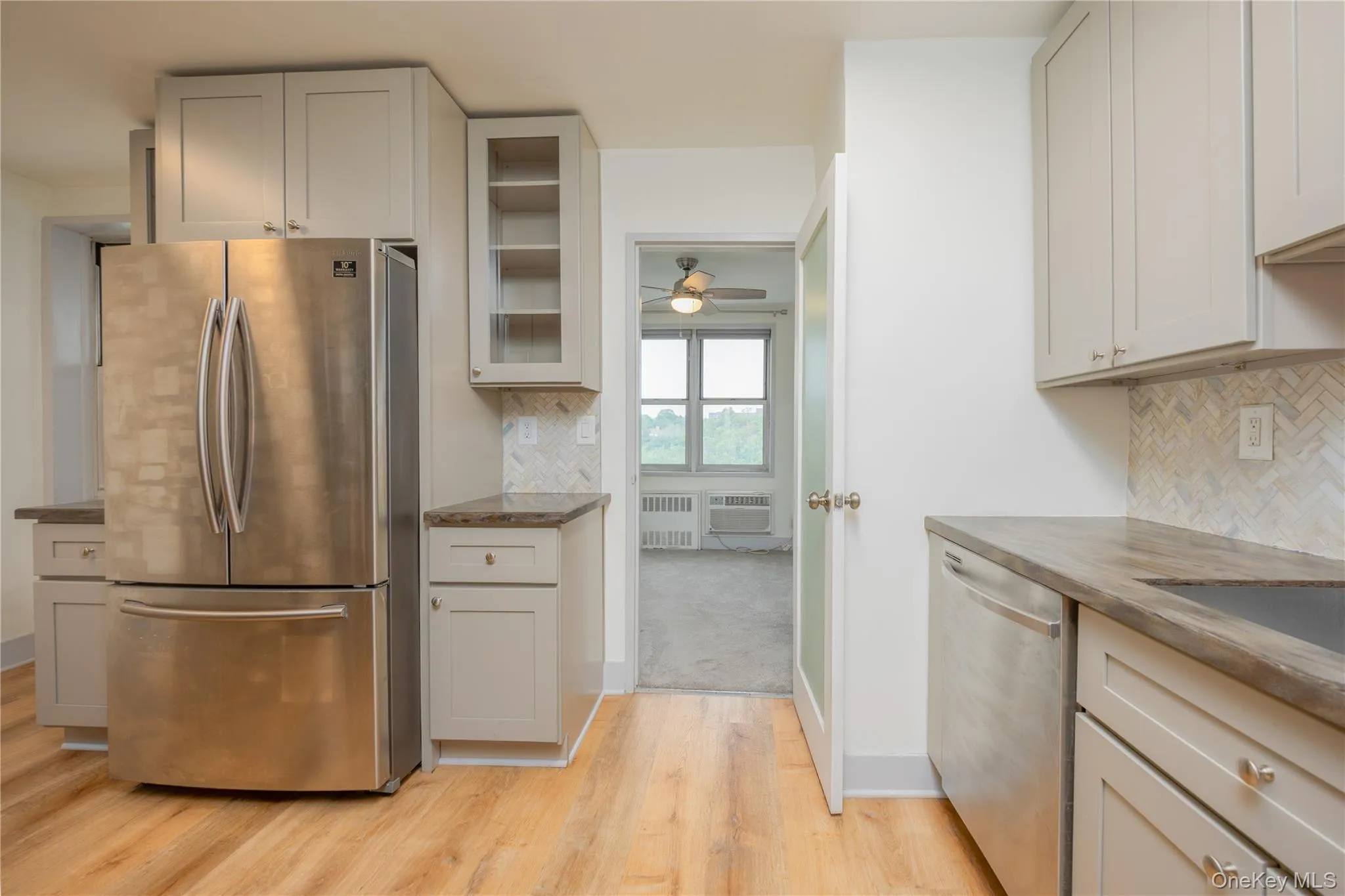 600 Locust Street, Mount Vernon, NY, 2 Bedrooms Bedrooms, 5 Rooms Rooms,1 BathroomBathrooms,Residential,For Rent,Locust,0,1006060 600 Locust Street, Mount Vernon, NY, 2 Bedrooms Bedrooms, 5 Rooms Rooms,1 BathroomBathrooms,Residential,For Rent,Locust,0,1006060