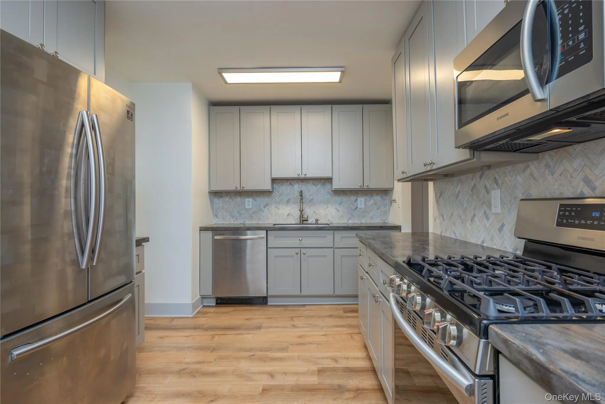 600 Locust Street, Mount Vernon, NY, 2 Bedrooms Bedrooms, 5 Rooms Rooms,1 BathroomBathrooms,Residential,For Rent,Locust,0,1006060 600 Locust Street, Mount Vernon, NY, 2 Bedrooms Bedrooms, 5 Rooms Rooms,1 BathroomBathrooms,Residential,For Rent,Locust,0,1006060