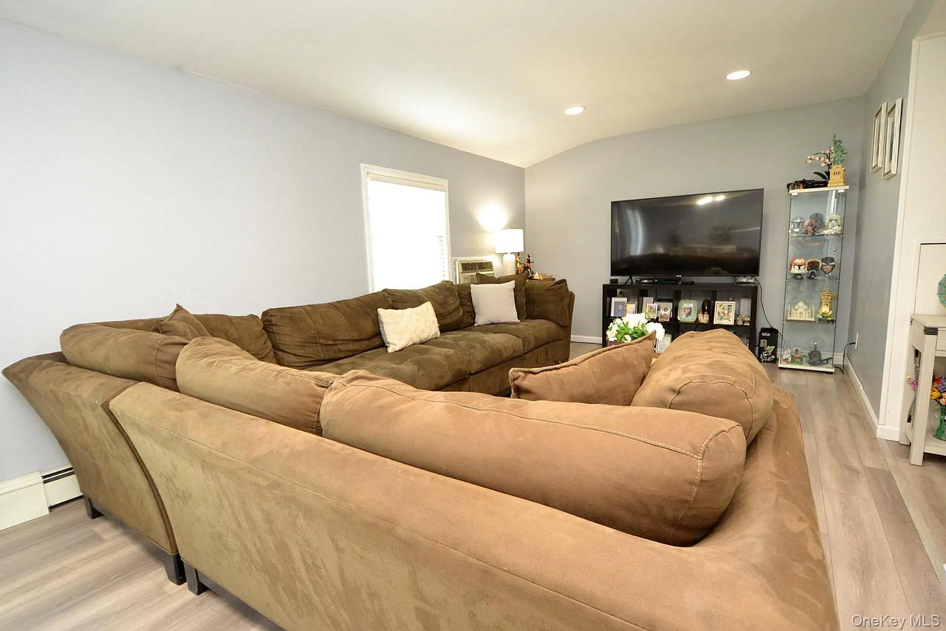 77 Bicycle Path, Brookhaven, NY, 4 Bedrooms Bedrooms, 7 Rooms Rooms,1 BathroomBathrooms,Residential,For Rent,Bicycle,0,1006063 77 Bicycle Path, Brookhaven, NY, 4 Bedrooms Bedrooms, 7 Rooms Rooms,1 BathroomBathrooms,Residential,For Rent,Bicycle,0,1006063