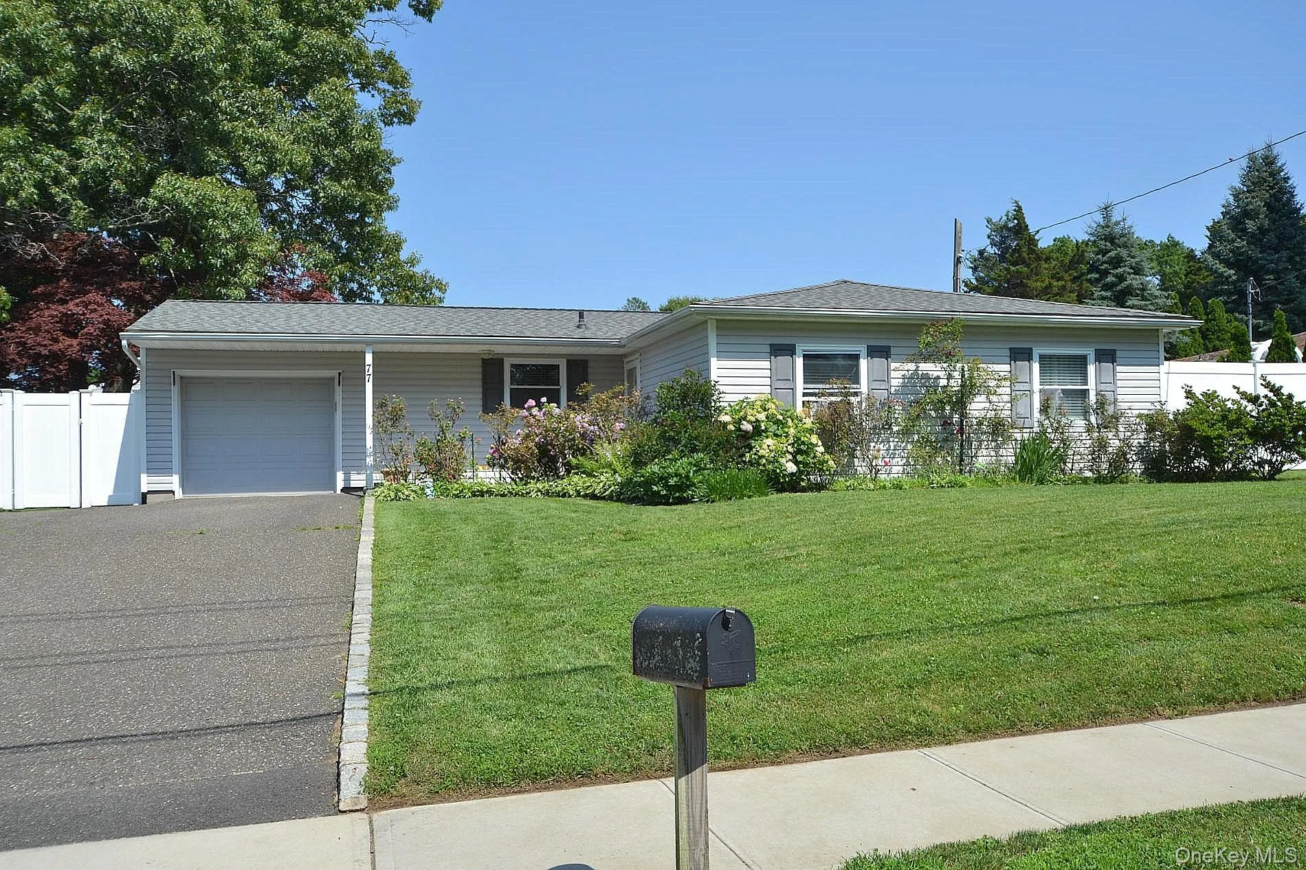 77 Bicycle Path, Brookhaven, NY, 4 Bedrooms Bedrooms, 7 Rooms Rooms,1 BathroomBathrooms,Residential,For Rent,Bicycle,0,1006063 77 Bicycle Path, Brookhaven, NY, 4 Bedrooms Bedrooms, 7 Rooms Rooms,1 BathroomBathrooms,Residential,For Rent,Bicycle,0,1006063