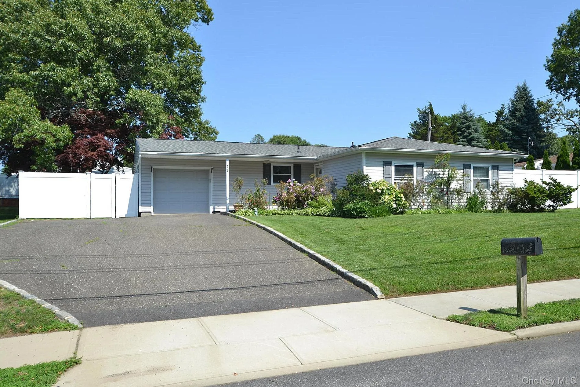 77 Bicycle Path, Brookhaven, NY, 4 Bedrooms Bedrooms, 7 Rooms Rooms,1 BathroomBathrooms,Residential,For Rent,Bicycle,0,1006063 77 Bicycle Path, Brookhaven, NY, 4 Bedrooms Bedrooms, 7 Rooms Rooms,1 BathroomBathrooms,Residential,For Rent,Bicycle,0,1006063