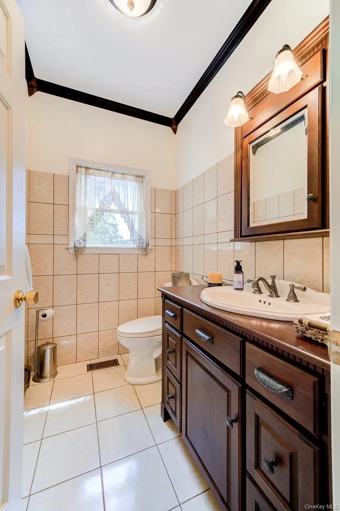 369 Grey Road, Fallsburg, NY, 4 Bedrooms Bedrooms, 7 Rooms Rooms,3 BathroomsBathrooms,Residential,For Rent,Grey,0,1006069 369 Grey Road, Fallsburg, NY, 4 Bedrooms Bedrooms, 7 Rooms Rooms,3 BathroomsBathrooms,Residential,For Rent,Grey,0,1006069