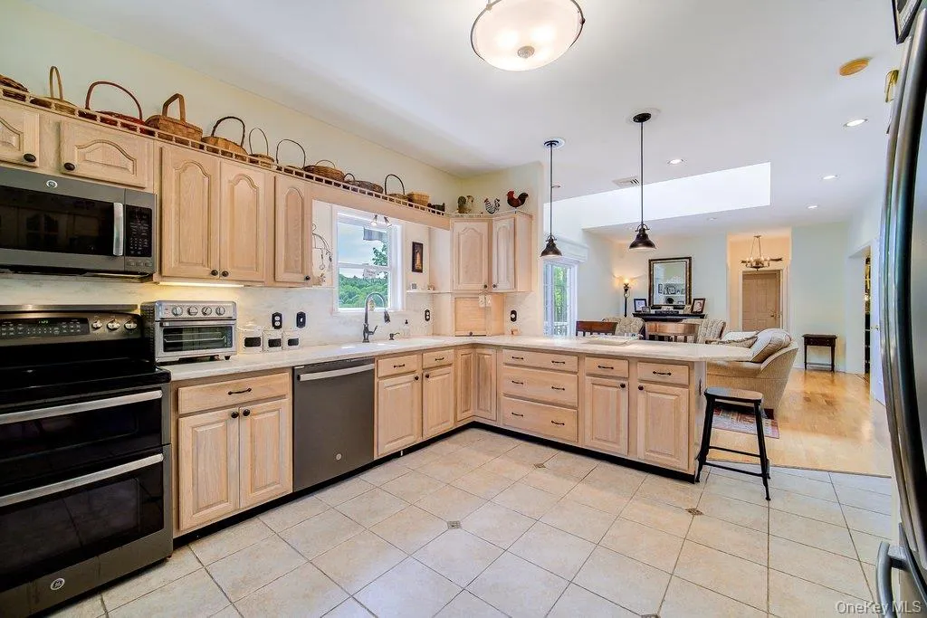 369 Grey Road, Fallsburg, NY, 4 Bedrooms Bedrooms, 7 Rooms Rooms,3 BathroomsBathrooms,Residential,For Rent,Grey,0,1006069 369 Grey Road, Fallsburg, NY, 4 Bedrooms Bedrooms, 7 Rooms Rooms,3 BathroomsBathrooms,Residential,For Rent,Grey,0,1006069