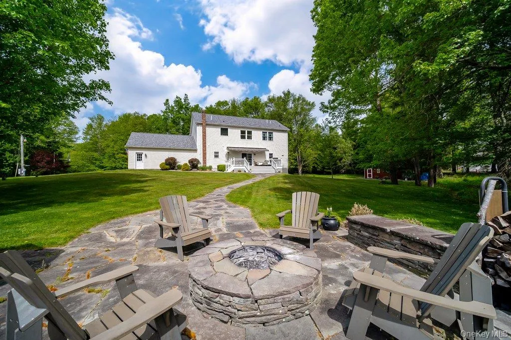 369 Grey Road, Fallsburg, NY, 4 Bedrooms Bedrooms, 7 Rooms Rooms,3 BathroomsBathrooms,Residential,For Rent,Grey,0,1006069 369 Grey Road, Fallsburg, NY, 4 Bedrooms Bedrooms, 7 Rooms Rooms,3 BathroomsBathrooms,Residential,For Rent,Grey,0,1006069