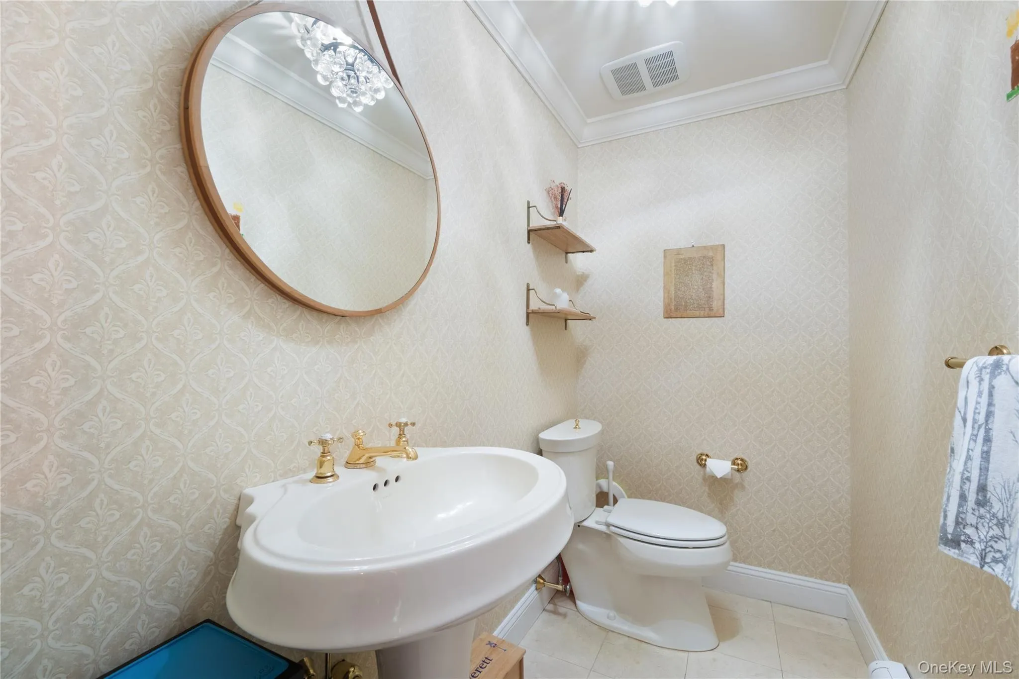Powder room Powder room