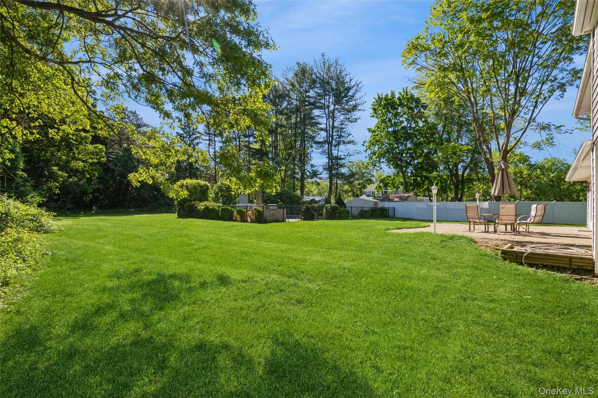 5 Blossom Street, Huntington, NY, 4 Bedrooms Bedrooms, 10 Rooms Rooms,3 BathroomsBathrooms,Residential,For Rent,Blossom,0,1006085 5 Blossom Street, Huntington, NY, 4 Bedrooms Bedrooms, 10 Rooms Rooms,3 BathroomsBathrooms,Residential,For Rent,Blossom,0,1006085