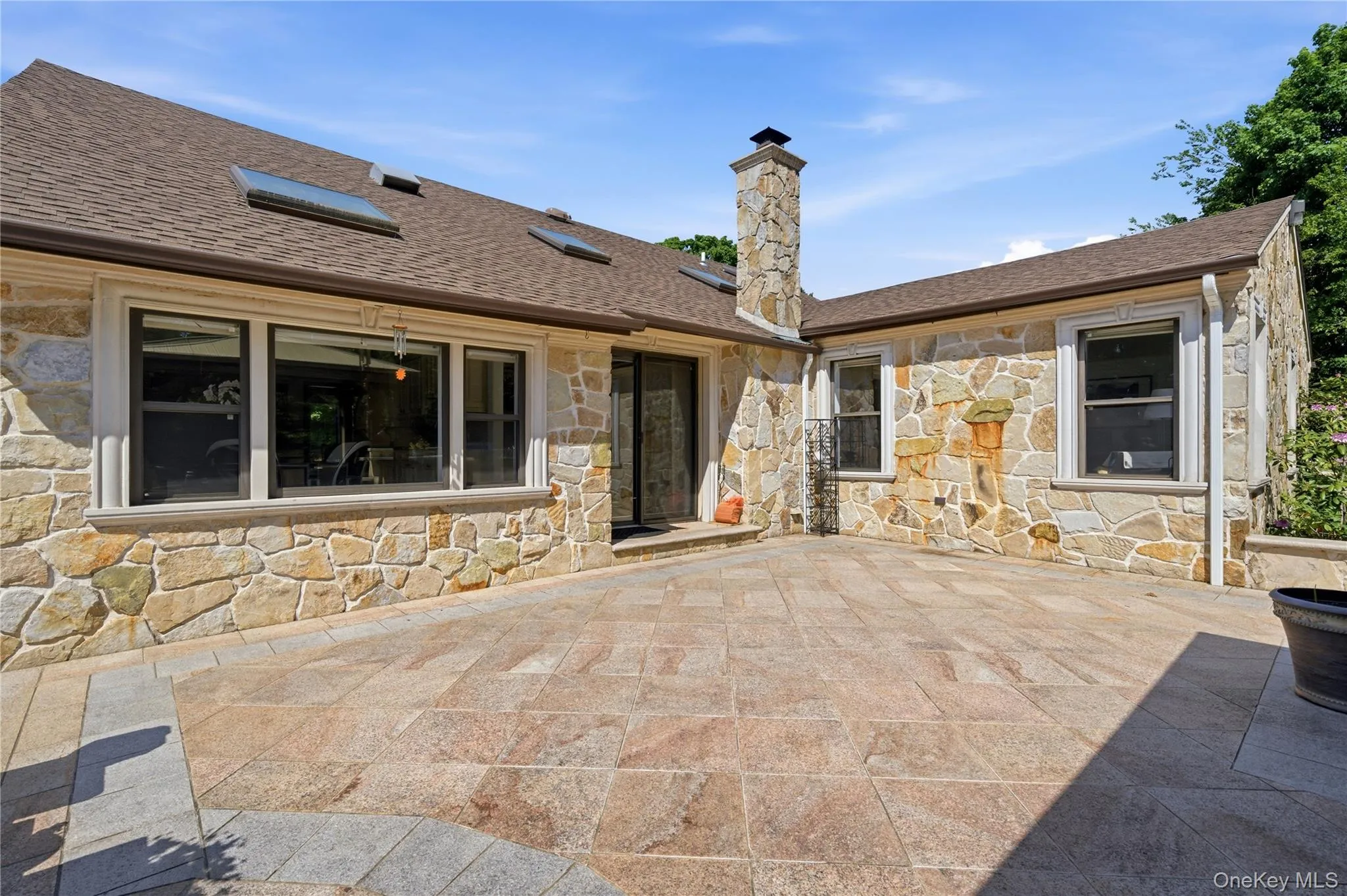199 Cold Spring Road, Oyster Bay, NY, 6 Bedrooms Bedrooms, 11 Rooms Rooms,5 BathroomsBathrooms,Residential,For Rent,Cold Spring,0,1006086 199 Cold Spring Road, Oyster Bay, NY, 6 Bedrooms Bedrooms, 11 Rooms Rooms,5 BathroomsBathrooms,Residential,For Rent,Cold Spring,0,1006086