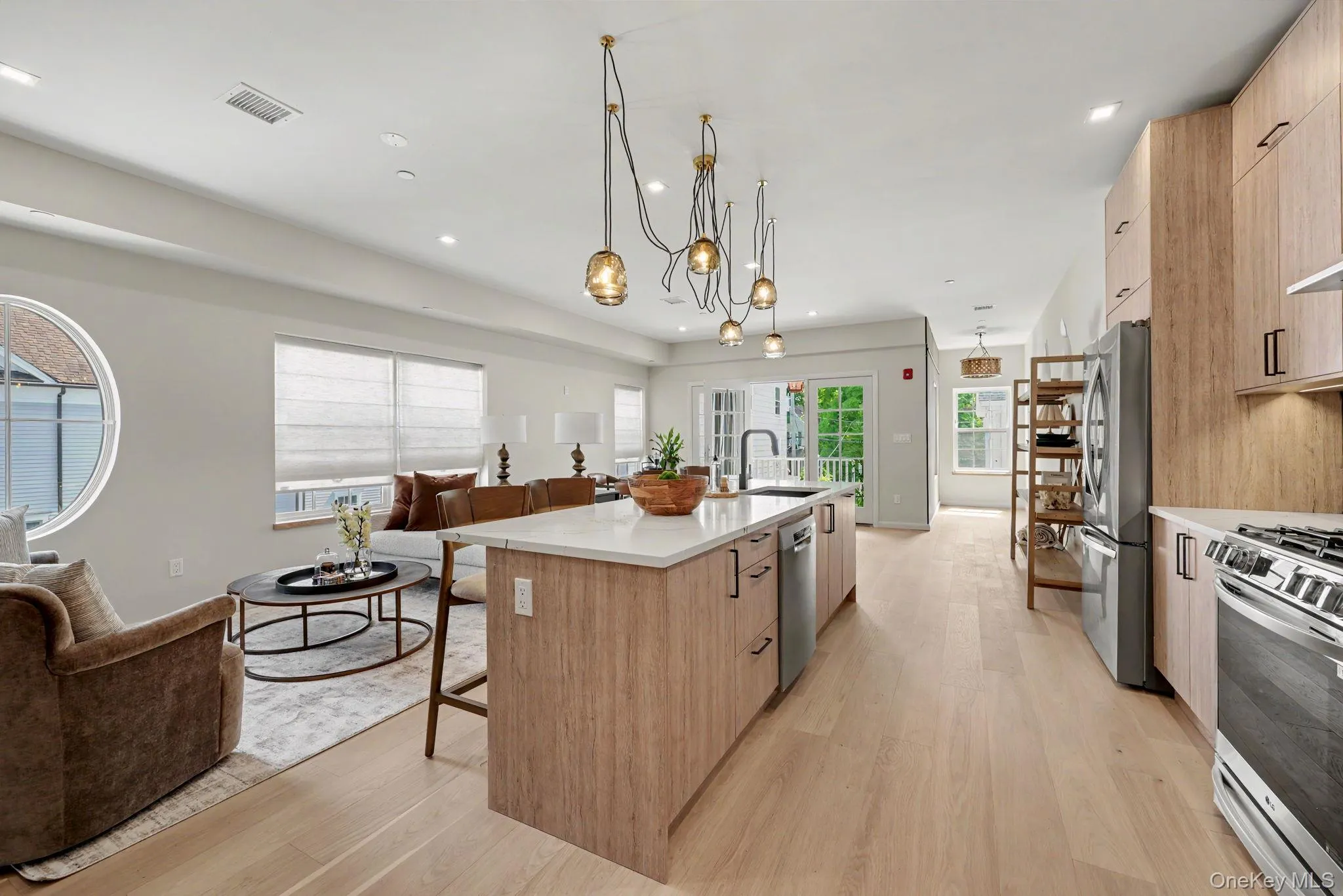 63 Church Street, Greenwich, CT, 1 Bedroom Bedrooms, 6 Rooms Rooms,1 BathroomBathrooms,Residential Lease,For Rent,Church,0,1006098 63 Church Street, Greenwich, CT, 1 Bedroom Bedrooms, 6 Rooms Rooms,1 BathroomBathrooms,Residential Lease,For Rent,Church,0,1006098