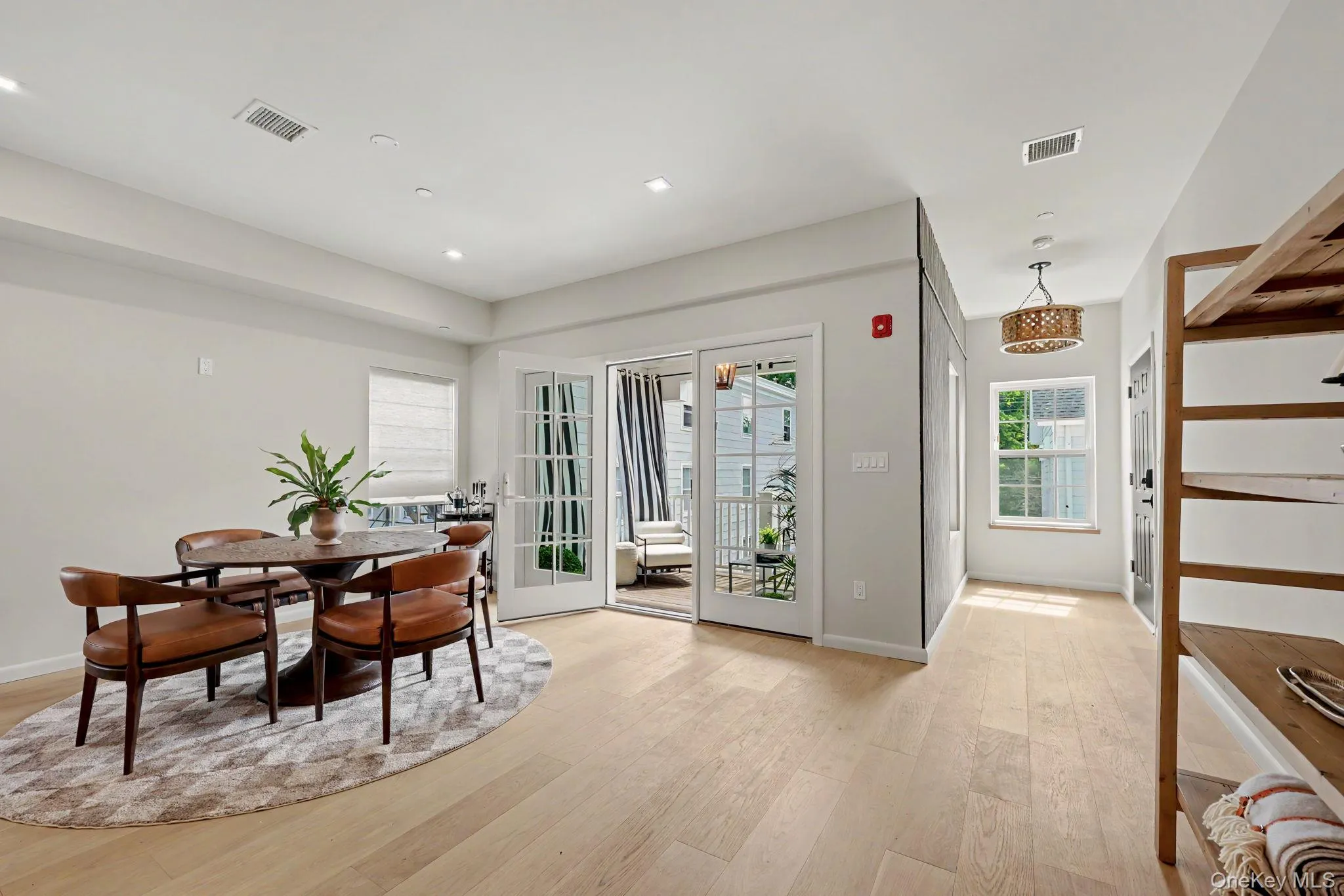 63 Church Street, Greenwich, CT, 1 Bedroom Bedrooms, 6 Rooms Rooms,1 BathroomBathrooms,Residential Lease,For Rent,Church,0,1006098 63 Church Street, Greenwich, CT, 1 Bedroom Bedrooms, 6 Rooms Rooms,1 BathroomBathrooms,Residential Lease,For Rent,Church,0,1006098