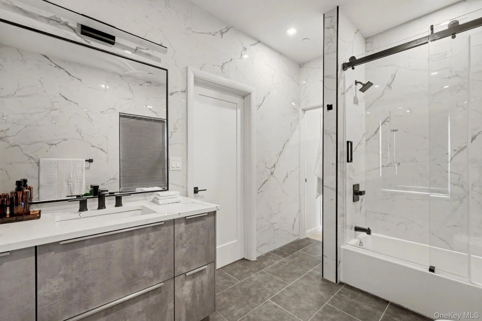 63 Church Street, Greenwich, CT, 1 Bedroom Bedrooms, 6 Rooms Rooms,1 BathroomBathrooms,Residential Lease,For Rent,Church,0,1006098 63 Church Street, Greenwich, CT, 1 Bedroom Bedrooms, 6 Rooms Rooms,1 BathroomBathrooms,Residential Lease,For Rent,Church,0,1006098