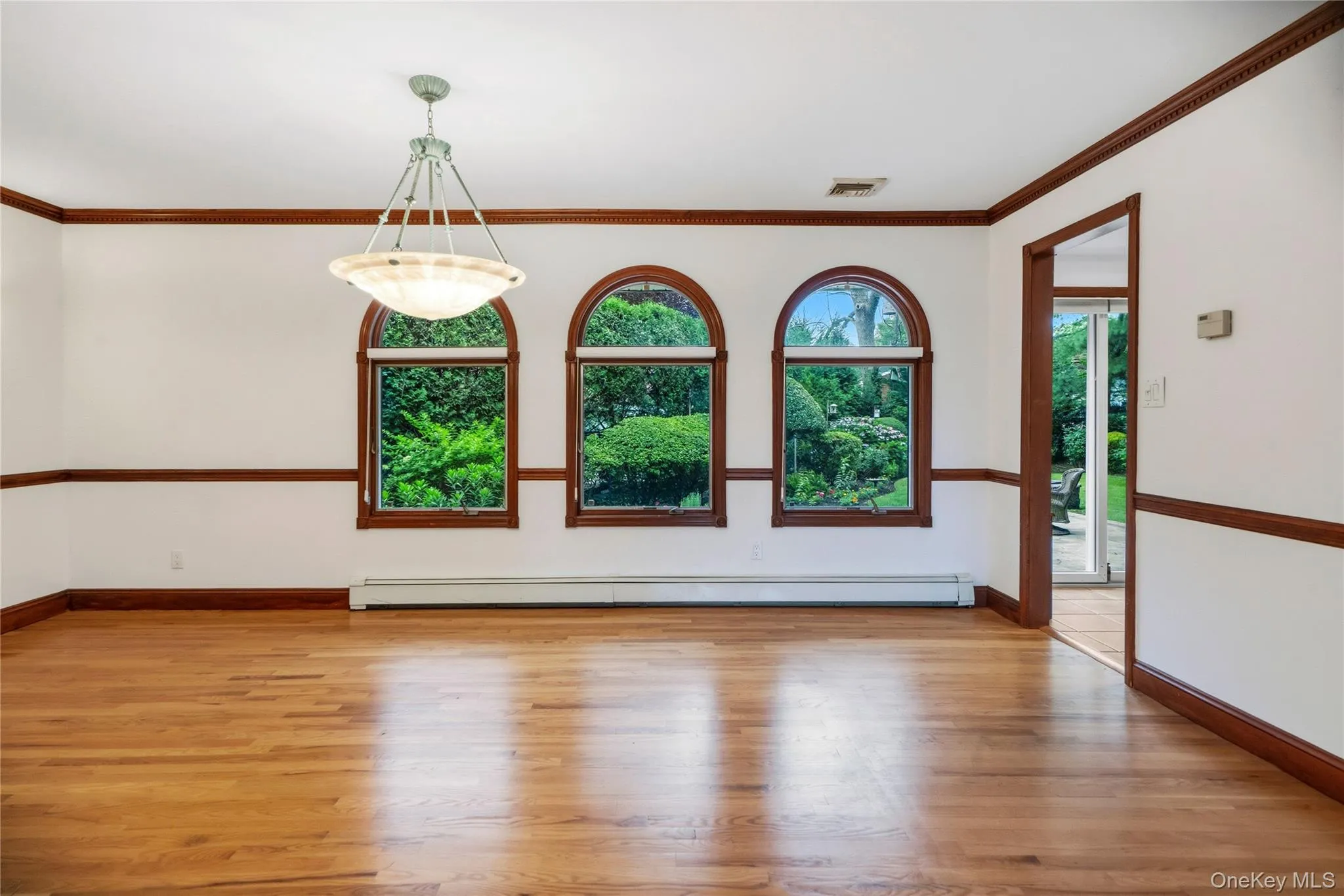 565 Mohawk Road, Hempstead, NY, 5 Bedrooms Bedrooms, 10 Rooms Rooms,2 BathroomsBathrooms,Residential,For Rent,Mohawk,0,1006099 565 Mohawk Road, Hempstead, NY, 5 Bedrooms Bedrooms, 10 Rooms Rooms,2 BathroomsBathrooms,Residential,For Rent,Mohawk,0,1006099