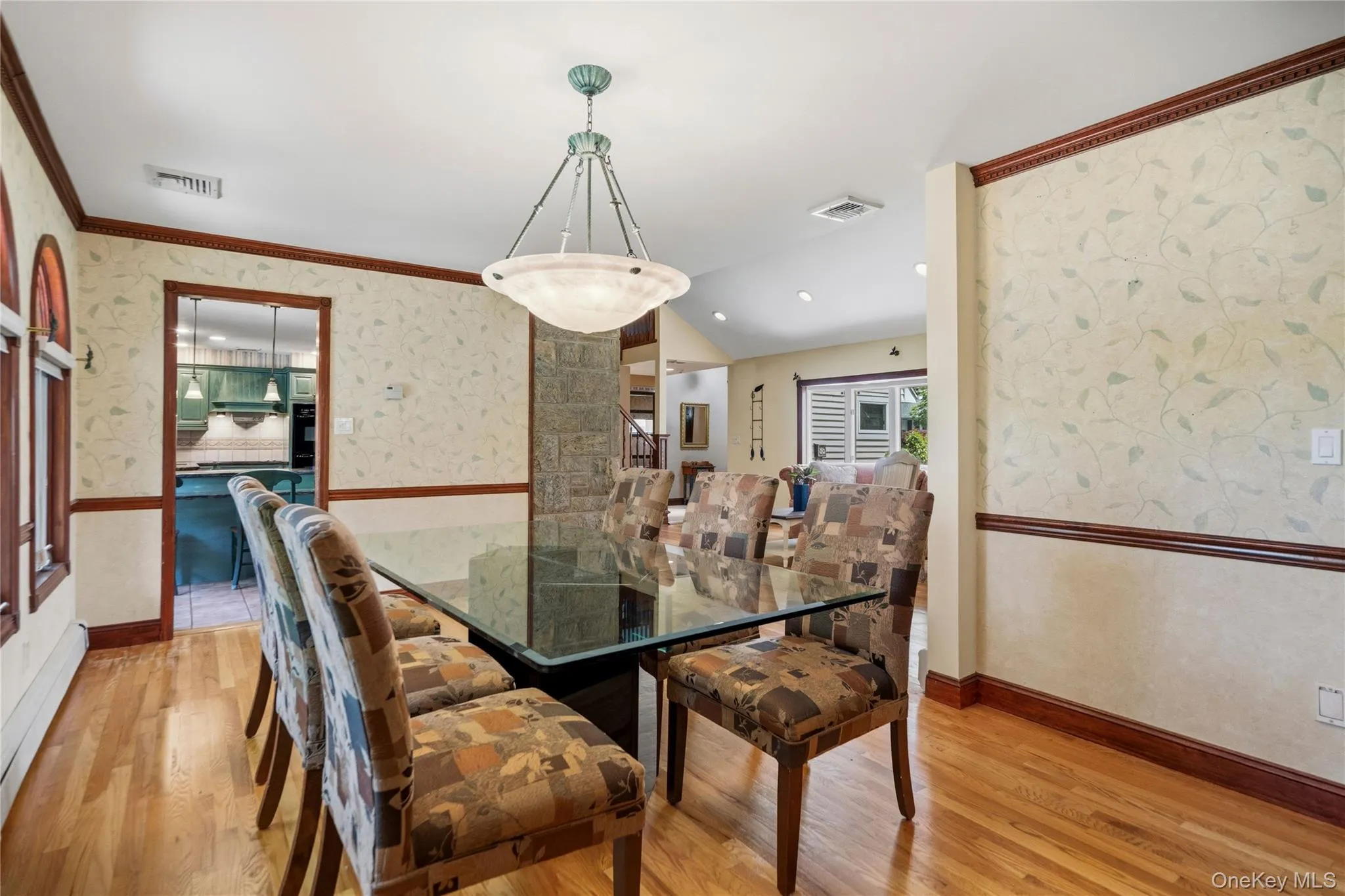 565 Mohawk Road, Hempstead, NY, 5 Bedrooms Bedrooms, 10 Rooms Rooms,2 BathroomsBathrooms,Residential,For Rent,Mohawk,0,1006099 565 Mohawk Road, Hempstead, NY, 5 Bedrooms Bedrooms, 10 Rooms Rooms,2 BathroomsBathrooms,Residential,For Rent,Mohawk,0,1006099