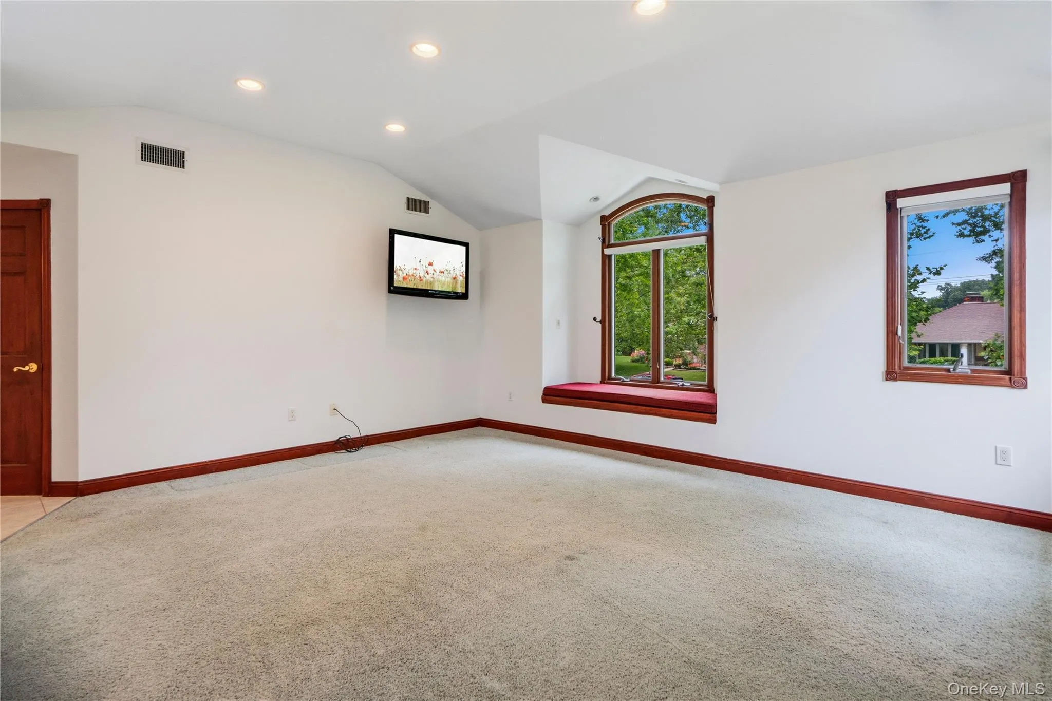 565 Mohawk Road, Hempstead, NY, 5 Bedrooms Bedrooms, 10 Rooms Rooms,2 BathroomsBathrooms,Residential,For Rent,Mohawk,0,1006099 565 Mohawk Road, Hempstead, NY, 5 Bedrooms Bedrooms, 10 Rooms Rooms,2 BathroomsBathrooms,Residential,For Rent,Mohawk,0,1006099