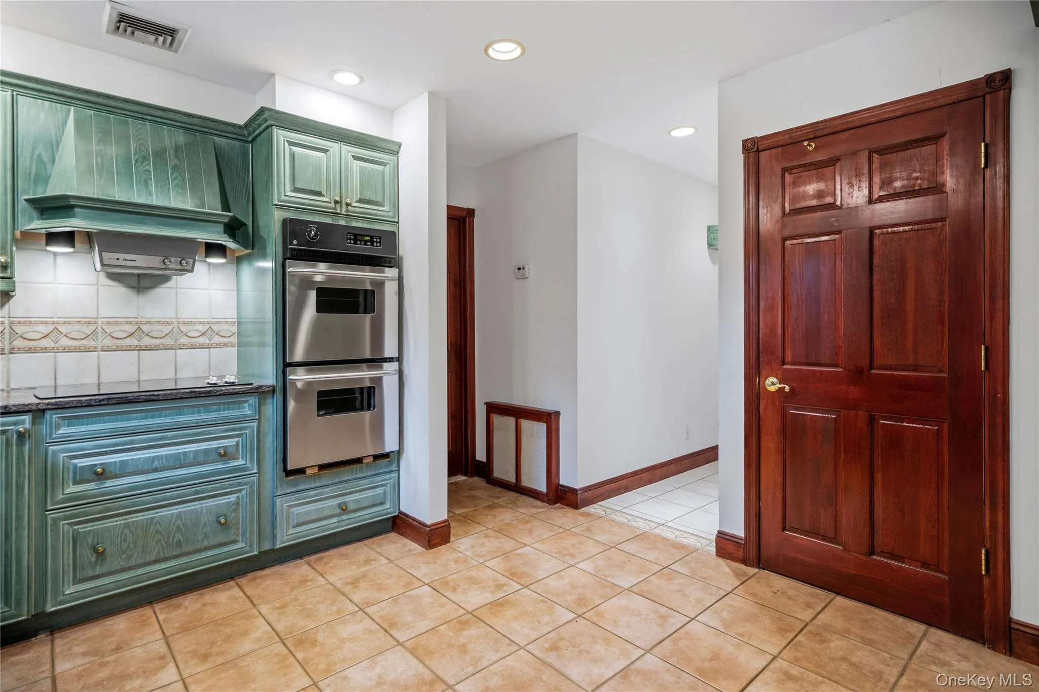 565 Mohawk Road, Hempstead, NY, 5 Bedrooms Bedrooms, 10 Rooms Rooms,2 BathroomsBathrooms,Residential,For Rent,Mohawk,0,1006099 565 Mohawk Road, Hempstead, NY, 5 Bedrooms Bedrooms, 10 Rooms Rooms,2 BathroomsBathrooms,Residential,For Rent,Mohawk,0,1006099