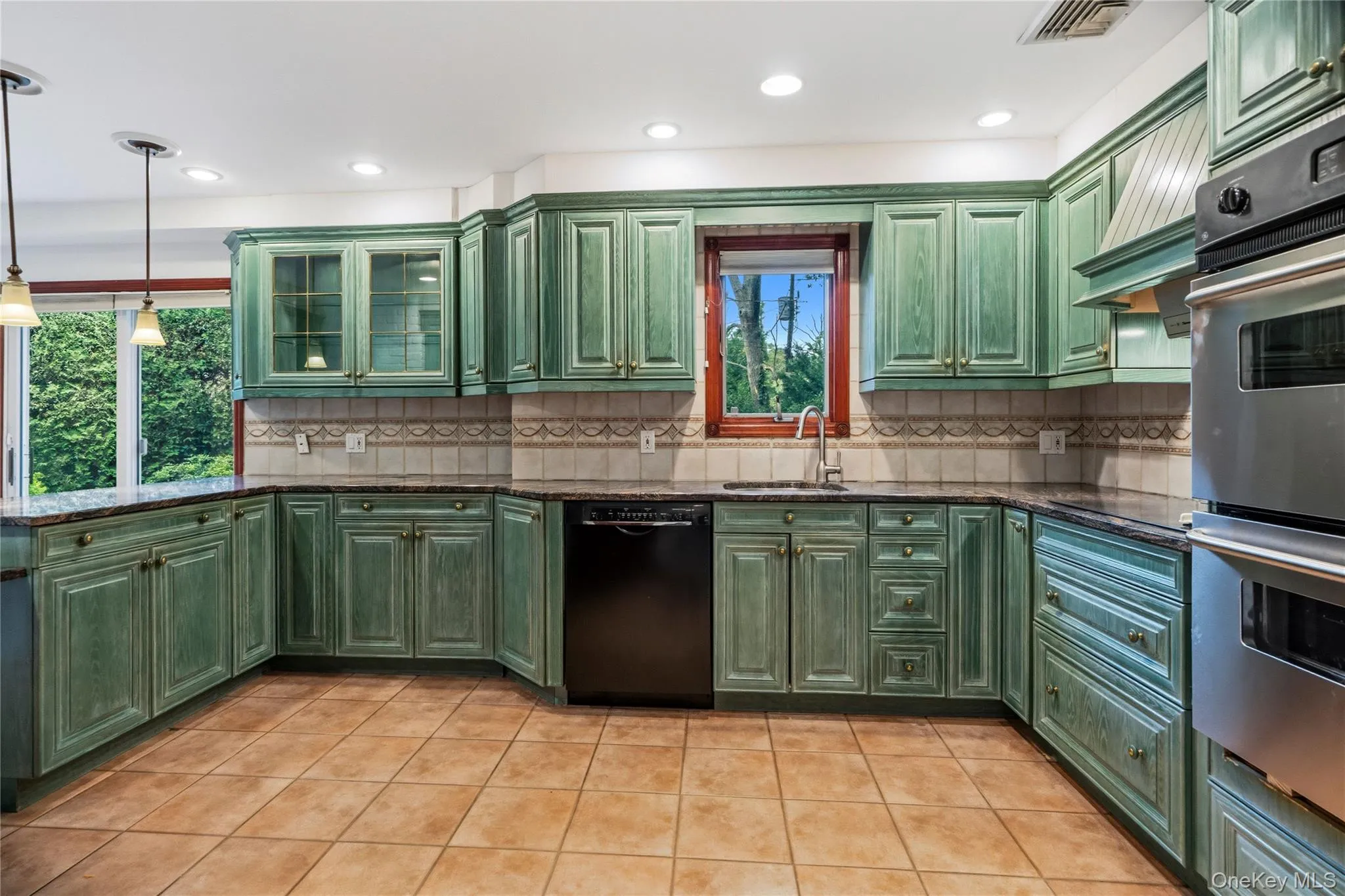 565 Mohawk Road, Hempstead, NY, 5 Bedrooms Bedrooms, 10 Rooms Rooms,2 BathroomsBathrooms,Residential,For Rent,Mohawk,0,1006099 565 Mohawk Road, Hempstead, NY, 5 Bedrooms Bedrooms, 10 Rooms Rooms,2 BathroomsBathrooms,Residential,For Rent,Mohawk,0,1006099