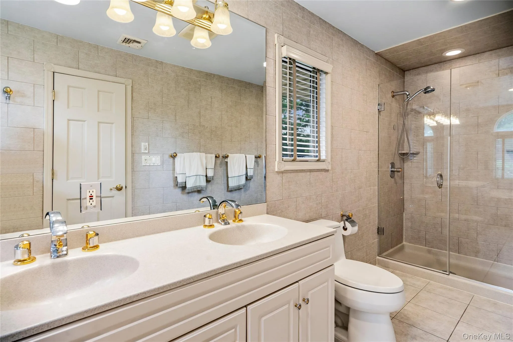 565 Mohawk Road, Hempstead, NY, 5 Bedrooms Bedrooms, 10 Rooms Rooms,2 BathroomsBathrooms,Residential,For Rent,Mohawk,0,1006099 565 Mohawk Road, Hempstead, NY, 5 Bedrooms Bedrooms, 10 Rooms Rooms,2 BathroomsBathrooms,Residential,For Rent,Mohawk,0,1006099
