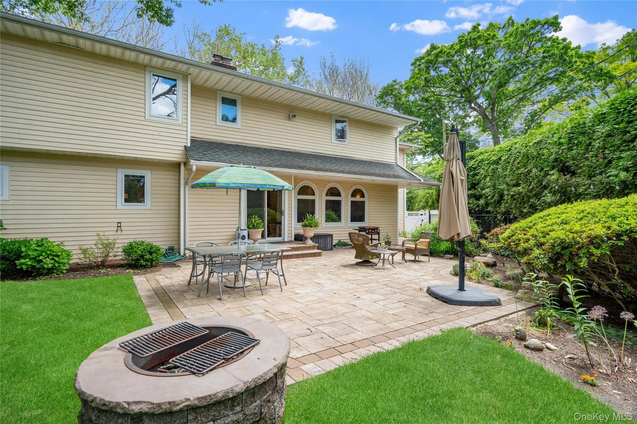 565 Mohawk Road, Hempstead, NY, 5 Bedrooms Bedrooms, 10 Rooms Rooms,2 BathroomsBathrooms,Residential,For Rent,Mohawk,0,1006099 565 Mohawk Road, Hempstead, NY, 5 Bedrooms Bedrooms, 10 Rooms Rooms,2 BathroomsBathrooms,Residential,For Rent,Mohawk,0,1006099