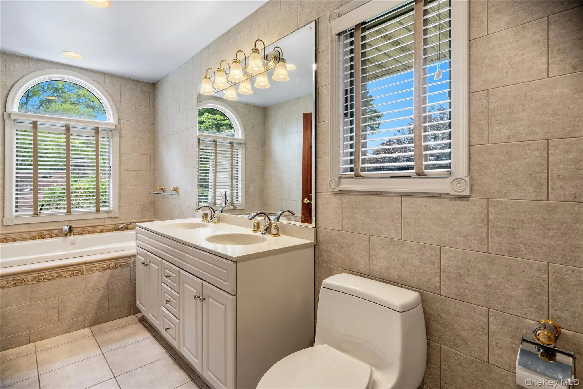 565 Mohawk Road, Hempstead, NY, 5 Bedrooms Bedrooms, 10 Rooms Rooms,2 BathroomsBathrooms,Residential,For Rent,Mohawk,0,1006099 565 Mohawk Road, Hempstead, NY, 5 Bedrooms Bedrooms, 10 Rooms Rooms,2 BathroomsBathrooms,Residential,For Rent,Mohawk,0,1006099