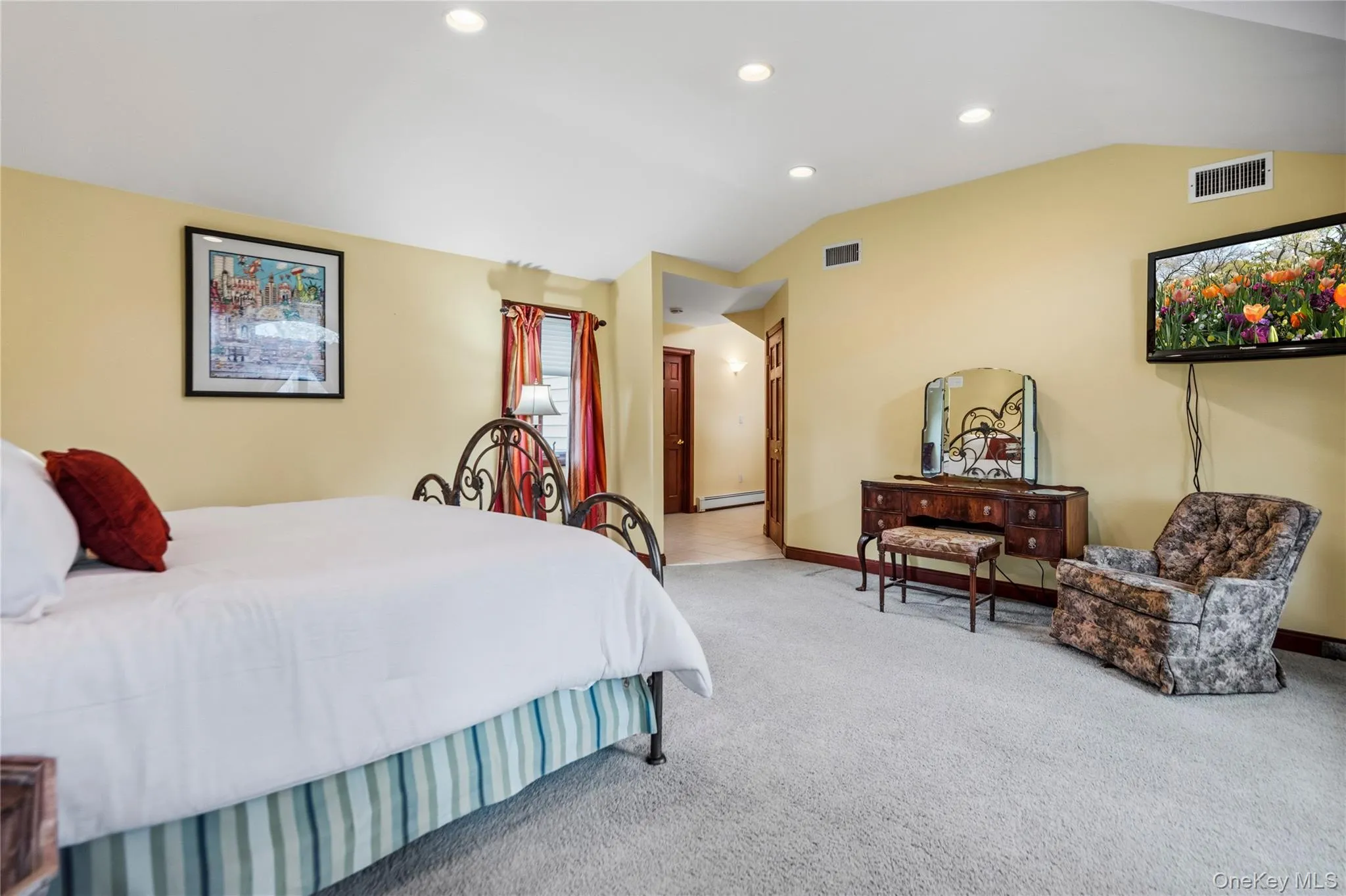 565 Mohawk Road, Hempstead, NY, 5 Bedrooms Bedrooms, 10 Rooms Rooms,2 BathroomsBathrooms,Residential,For Rent,Mohawk,0,1006099 565 Mohawk Road, Hempstead, NY, 5 Bedrooms Bedrooms, 10 Rooms Rooms,2 BathroomsBathrooms,Residential,For Rent,Mohawk,0,1006099