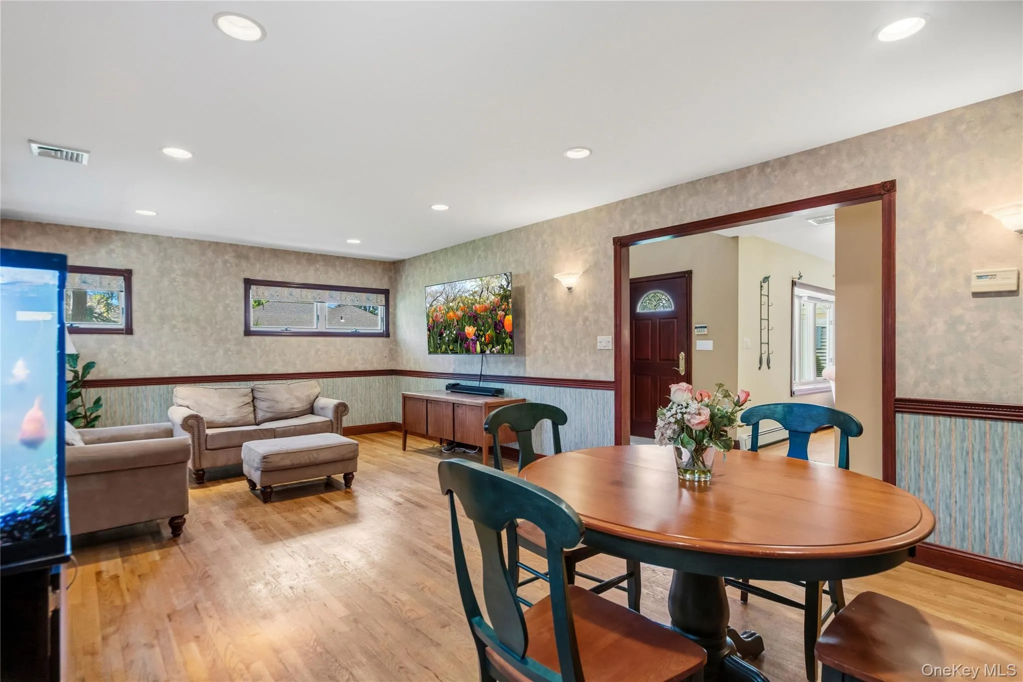 565 Mohawk Road, Hempstead, NY, 5 Bedrooms Bedrooms, 10 Rooms Rooms,2 BathroomsBathrooms,Residential,For Rent,Mohawk,0,1006099 565 Mohawk Road, Hempstead, NY, 5 Bedrooms Bedrooms, 10 Rooms Rooms,2 BathroomsBathrooms,Residential,For Rent,Mohawk,0,1006099