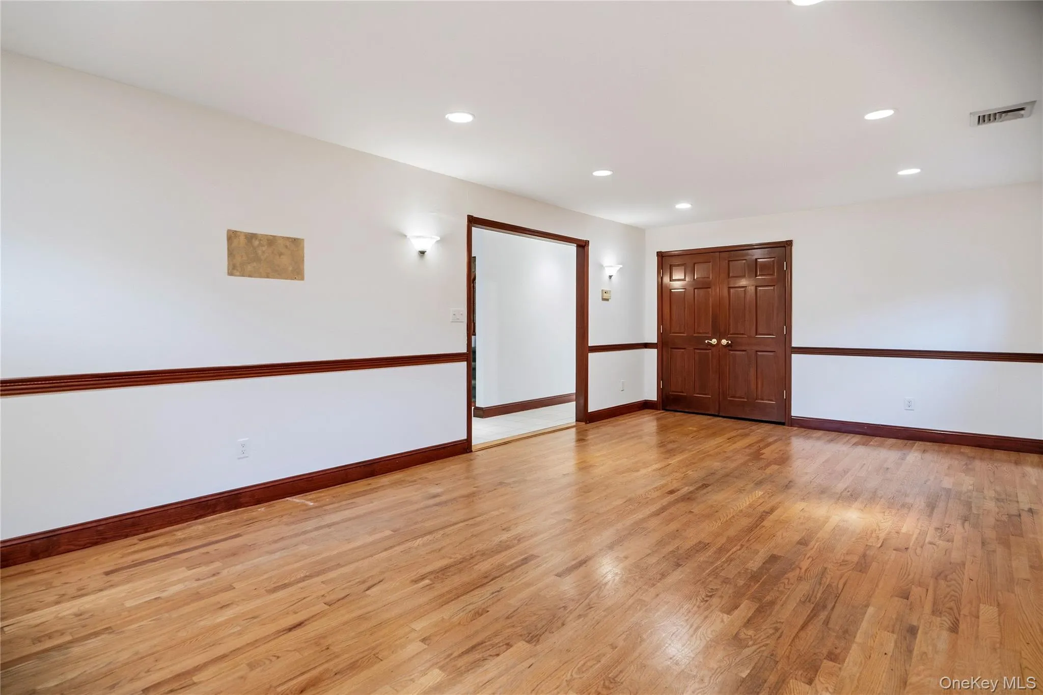 565 Mohawk Road, Hempstead, NY, 5 Bedrooms Bedrooms, 10 Rooms Rooms,2 BathroomsBathrooms,Residential,For Rent,Mohawk,0,1006099 565 Mohawk Road, Hempstead, NY, 5 Bedrooms Bedrooms, 10 Rooms Rooms,2 BathroomsBathrooms,Residential,For Rent,Mohawk,0,1006099