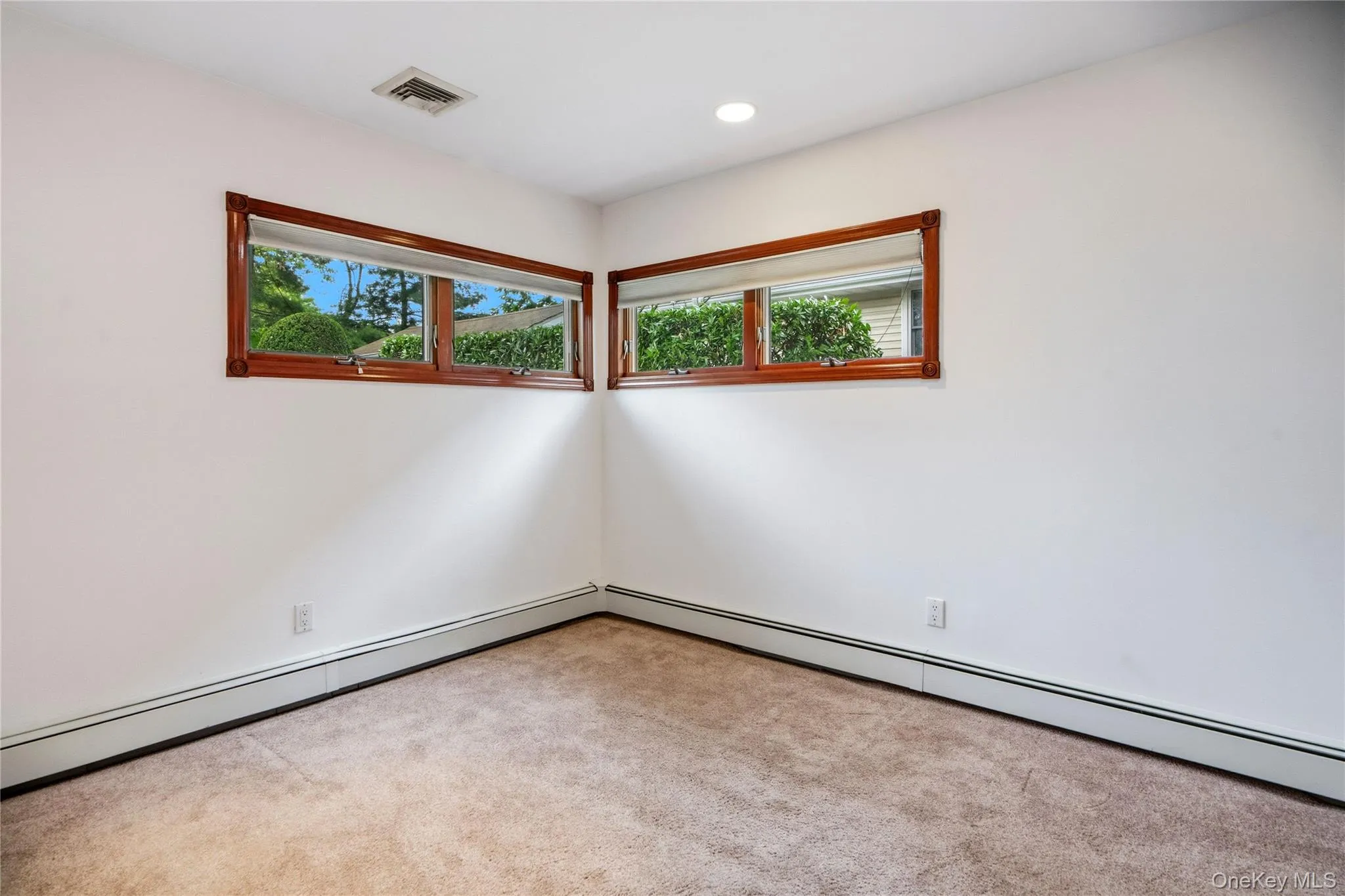 565 Mohawk Road, Hempstead, NY, 5 Bedrooms Bedrooms, 10 Rooms Rooms,2 BathroomsBathrooms,Residential,For Rent,Mohawk,0,1006099 565 Mohawk Road, Hempstead, NY, 5 Bedrooms Bedrooms, 10 Rooms Rooms,2 BathroomsBathrooms,Residential,For Rent,Mohawk,0,1006099