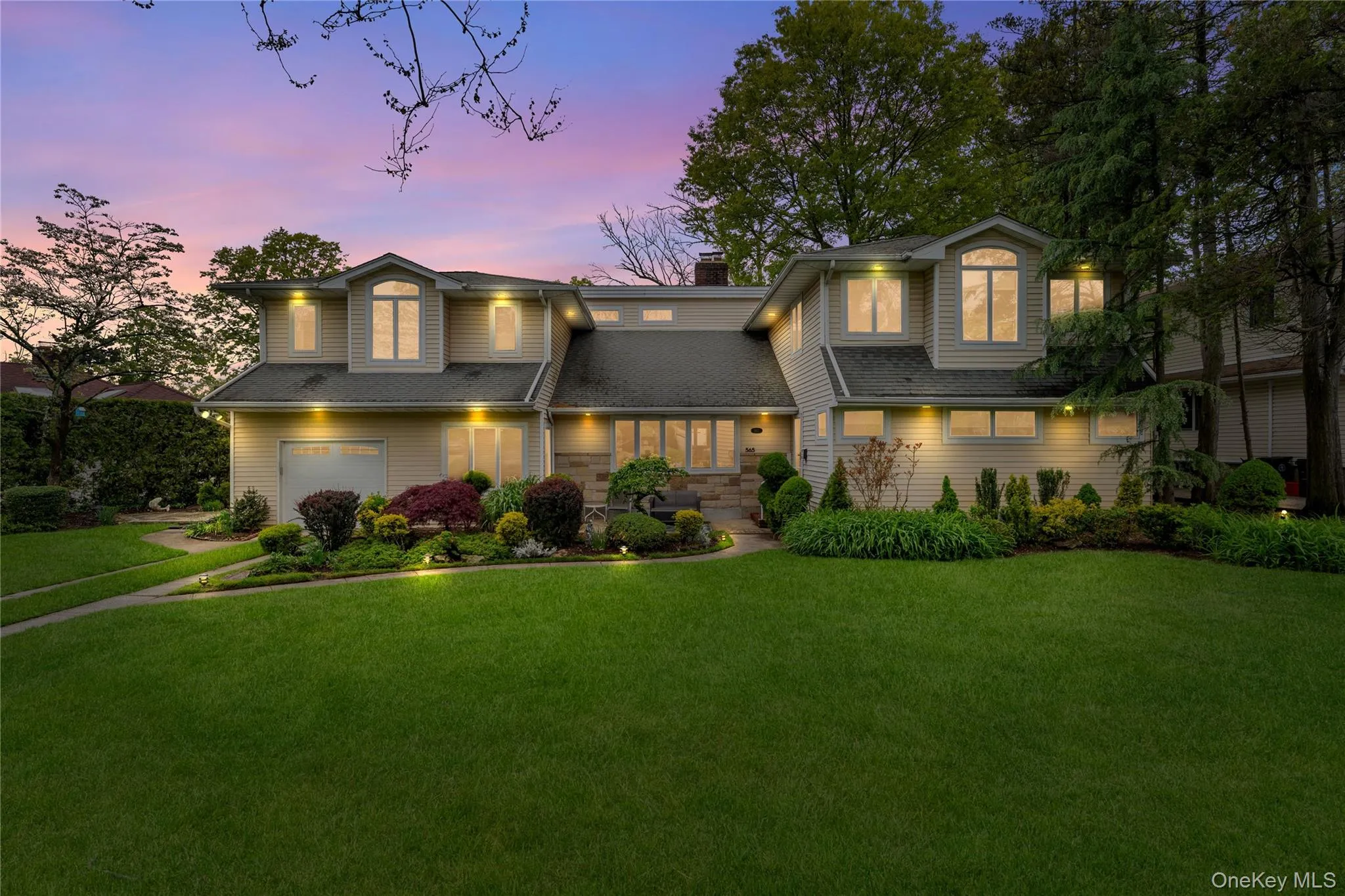 565 Mohawk Road, Hempstead, NY, 5 Bedrooms Bedrooms, 10 Rooms Rooms,2 BathroomsBathrooms,Residential,For Rent,Mohawk,0,1006099 565 Mohawk Road, Hempstead, NY, 5 Bedrooms Bedrooms, 10 Rooms Rooms,2 BathroomsBathrooms,Residential,For Rent,Mohawk,0,1006099