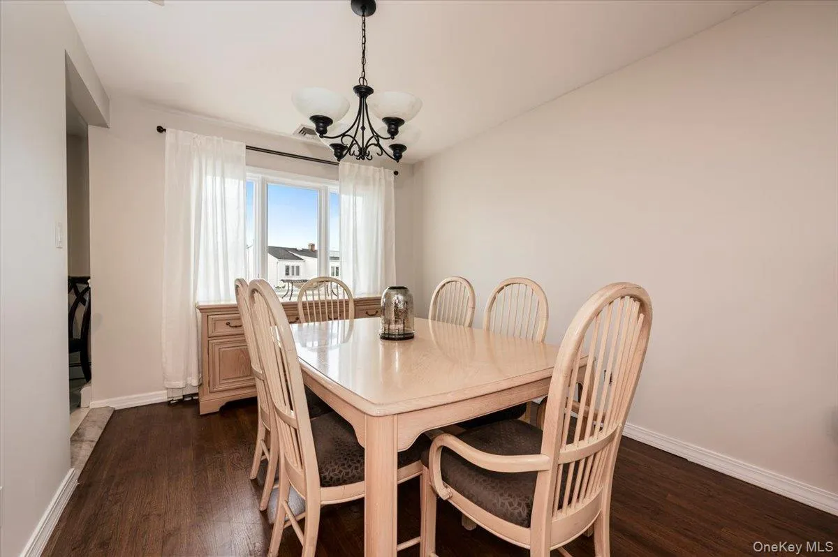 3683 Illona Lane, Hempstead, NY, 4 Bedrooms Bedrooms, 8 Rooms Rooms,2 BathroomsBathrooms,Residential,For Rent,Illona,0,1006101 3683 Illona Lane, Hempstead, NY, 4 Bedrooms Bedrooms, 8 Rooms Rooms,2 BathroomsBathrooms,Residential,For Rent,Illona,0,1006101