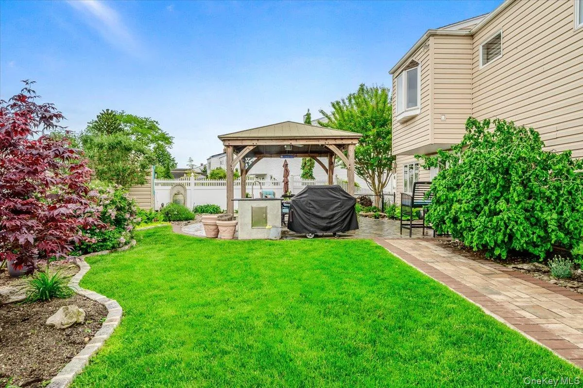 3683 Illona Lane, Hempstead, NY, 4 Bedrooms Bedrooms, 8 Rooms Rooms,2 BathroomsBathrooms,Residential,For Rent,Illona,0,1006101 3683 Illona Lane, Hempstead, NY, 4 Bedrooms Bedrooms, 8 Rooms Rooms,2 BathroomsBathrooms,Residential,For Rent,Illona,0,1006101
