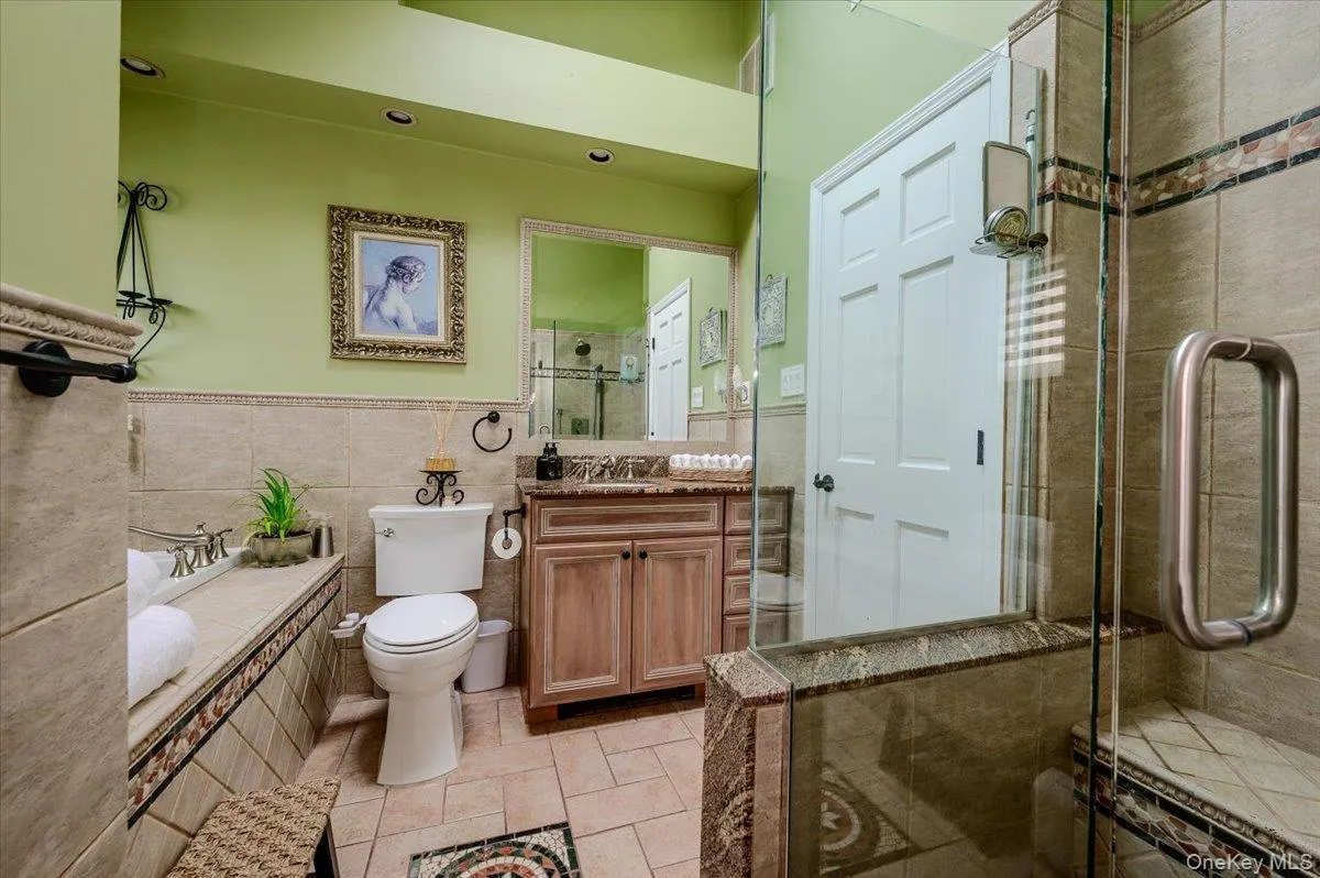 Stunning Bathroom with Dual Entry to Primary Stunning Bathroom with Dual Entry to Primary