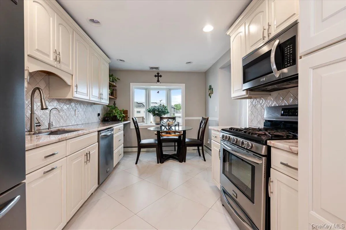 3683 Illona Lane, Hempstead, NY, 4 Bedrooms Bedrooms, 8 Rooms Rooms,2 BathroomsBathrooms,Residential,For Rent,Illona,0,1006101 3683 Illona Lane, Hempstead, NY, 4 Bedrooms Bedrooms, 8 Rooms Rooms,2 BathroomsBathrooms,Residential,For Rent,Illona,0,1006101