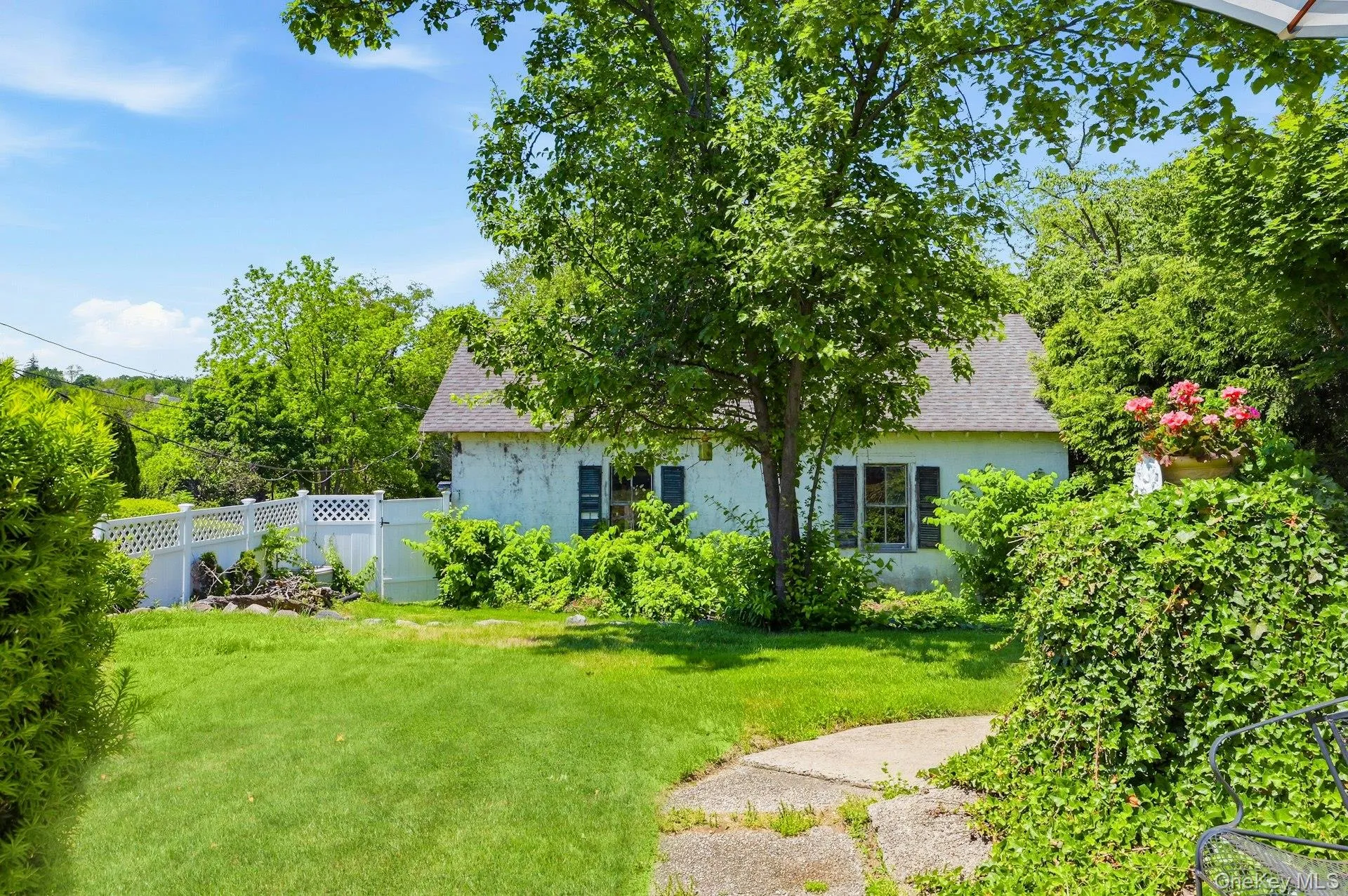 Bi-Level Backyard Bi-Level Backyard