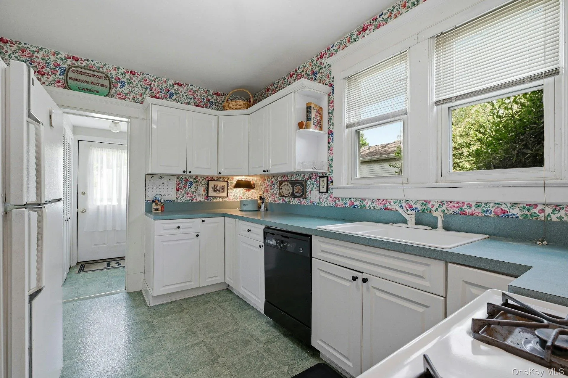 Kitchen Leads with Full Bath next to it. Kitchen Leads with Full Bath next to it.