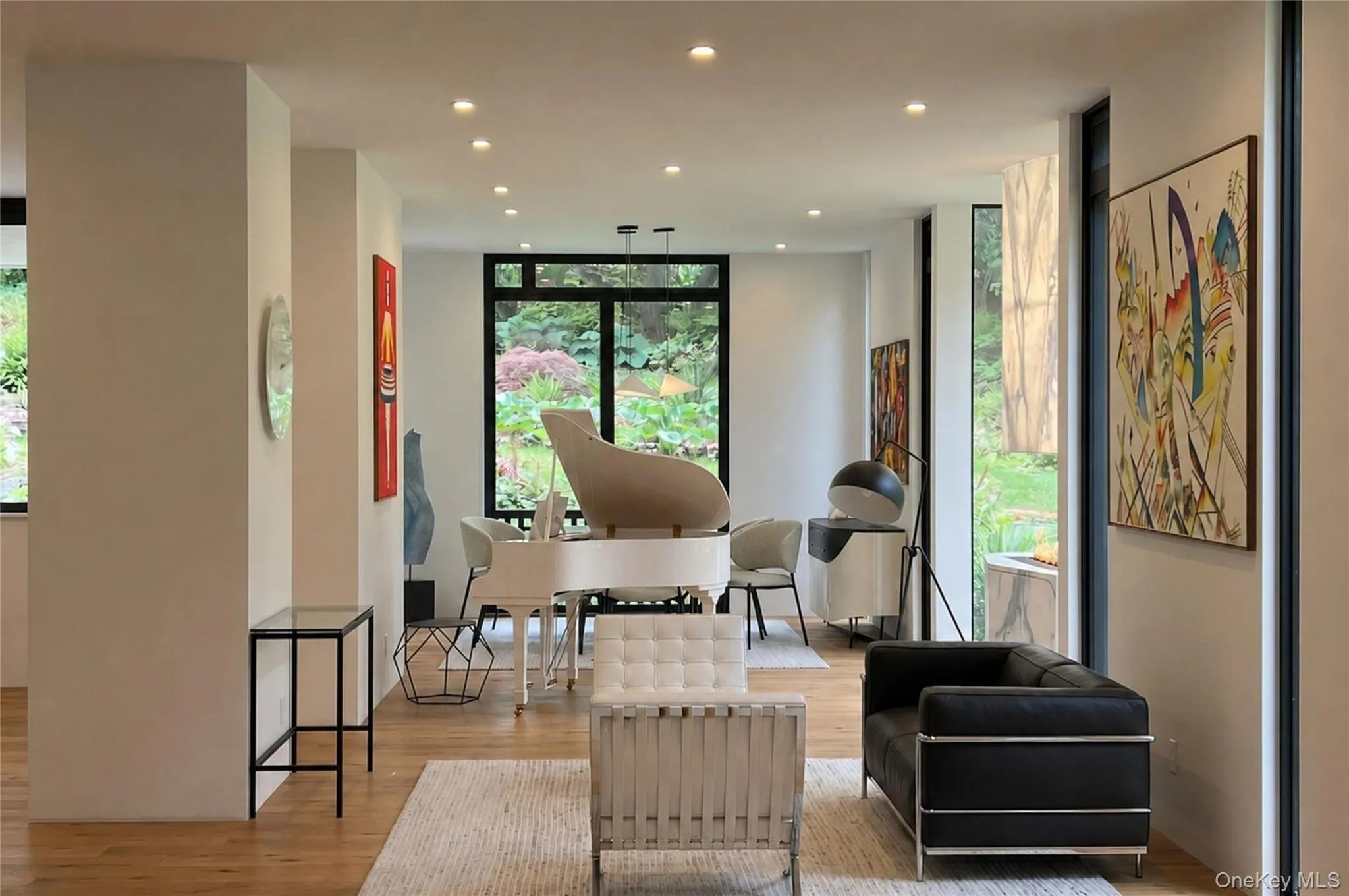 Modern luxury for sophisticated living. Modern luxury for sophisticated living.