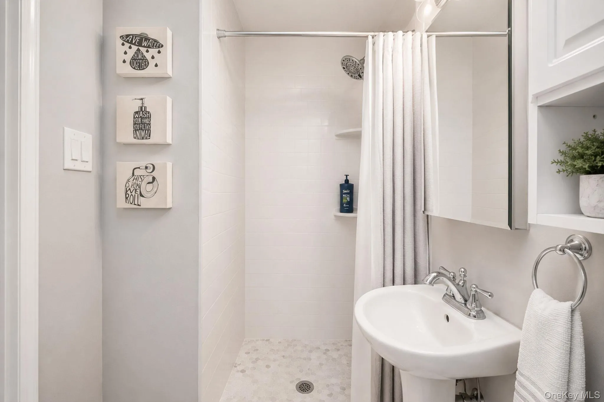 11 Lourae Drive, Oyster Bay, NY, 5 Bedrooms Bedrooms, 9 Rooms Rooms,4 BathroomsBathrooms,Residential,For Rent,Lourae,0,1006119 11 Lourae Drive, Oyster Bay, NY, 5 Bedrooms Bedrooms, 9 Rooms Rooms,4 BathroomsBathrooms,Residential,For Rent,Lourae,0,1006119