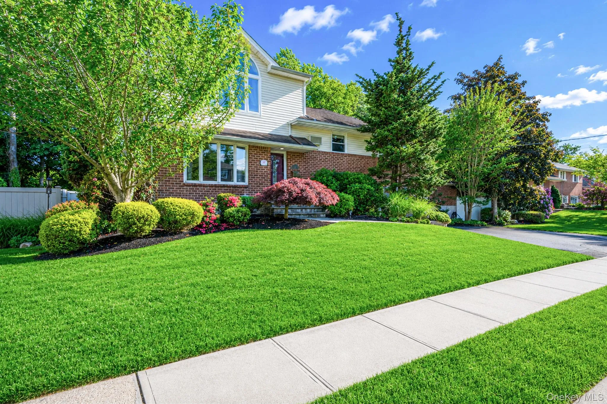 11 Lourae Drive, Oyster Bay, NY, 5 Bedrooms Bedrooms, 9 Rooms Rooms,4 BathroomsBathrooms,Residential,For Rent,Lourae,0,1006119 11 Lourae Drive, Oyster Bay, NY, 5 Bedrooms Bedrooms, 9 Rooms Rooms,4 BathroomsBathrooms,Residential,For Rent,Lourae,0,1006119