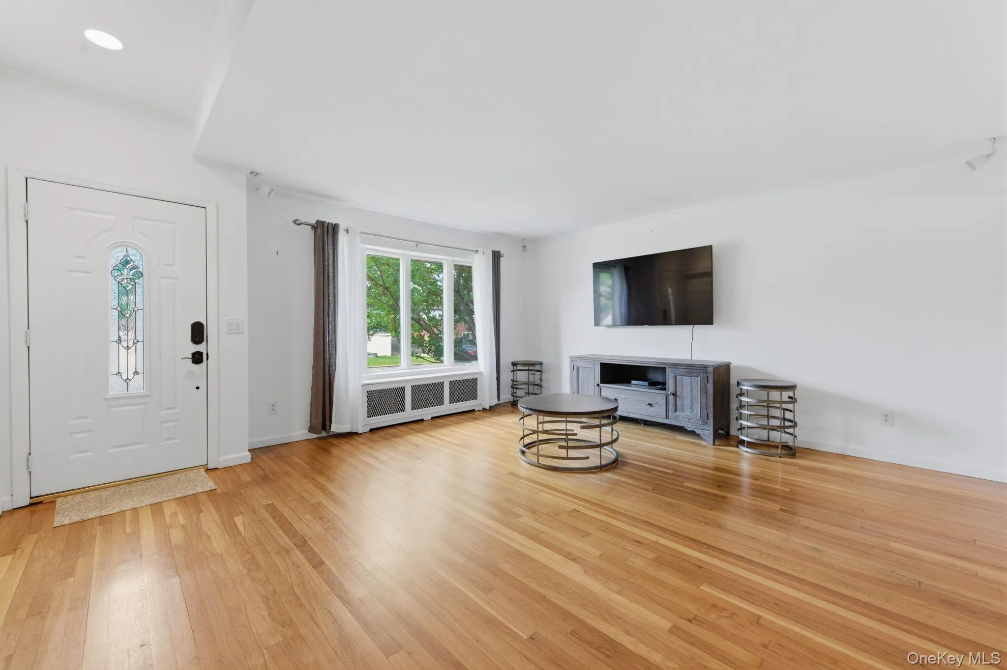 11 Lourae Drive, Oyster Bay, NY, 5 Bedrooms Bedrooms, 9 Rooms Rooms,4 BathroomsBathrooms,Residential,For Rent,Lourae,0,1006119 11 Lourae Drive, Oyster Bay, NY, 5 Bedrooms Bedrooms, 9 Rooms Rooms,4 BathroomsBathrooms,Residential,For Rent,Lourae,0,1006119