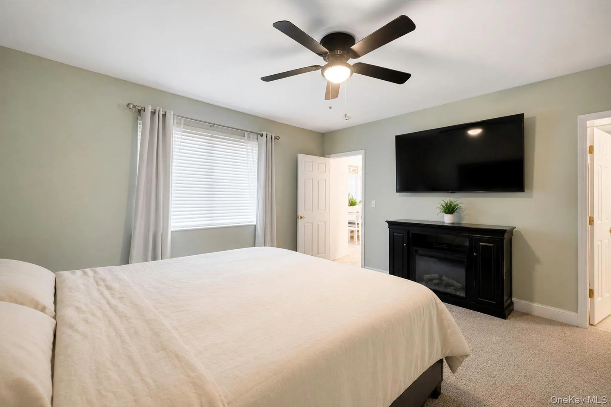 11 Lourae Drive, Oyster Bay, NY, 5 Bedrooms Bedrooms, 9 Rooms Rooms,4 BathroomsBathrooms,Residential,For Rent,Lourae,0,1006119 11 Lourae Drive, Oyster Bay, NY, 5 Bedrooms Bedrooms, 9 Rooms Rooms,4 BathroomsBathrooms,Residential,For Rent,Lourae,0,1006119