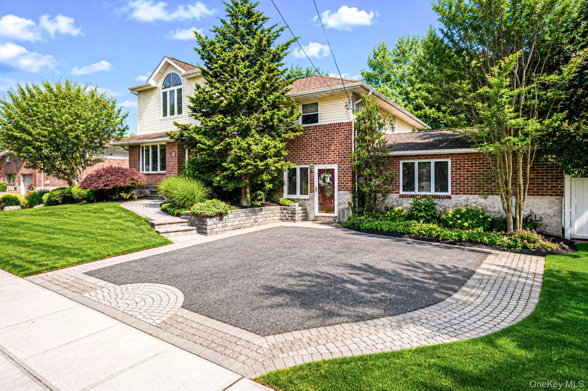 11 Lourae Drive, Oyster Bay, NY, 5 Bedrooms Bedrooms, 9 Rooms Rooms,4 BathroomsBathrooms,Residential,For Rent,Lourae,0,1006119 11 Lourae Drive, Oyster Bay, NY, 5 Bedrooms Bedrooms, 9 Rooms Rooms,4 BathroomsBathrooms,Residential,For Rent,Lourae,0,1006119