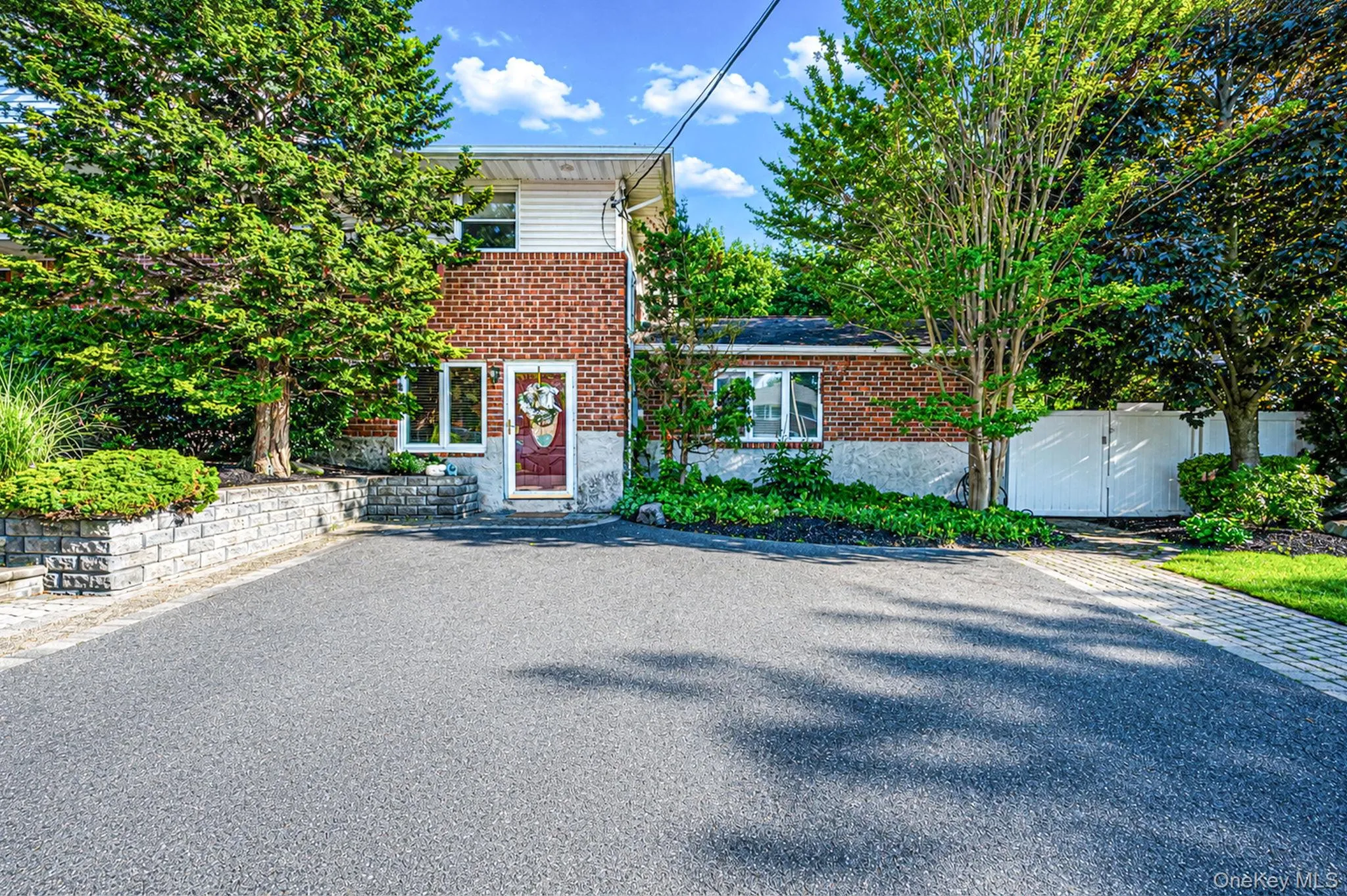 11 Lourae Drive, Oyster Bay, NY, 5 Bedrooms Bedrooms, 9 Rooms Rooms,4 BathroomsBathrooms,Residential,For Rent,Lourae,0,1006119 11 Lourae Drive, Oyster Bay, NY, 5 Bedrooms Bedrooms, 9 Rooms Rooms,4 BathroomsBathrooms,Residential,For Rent,Lourae,0,1006119