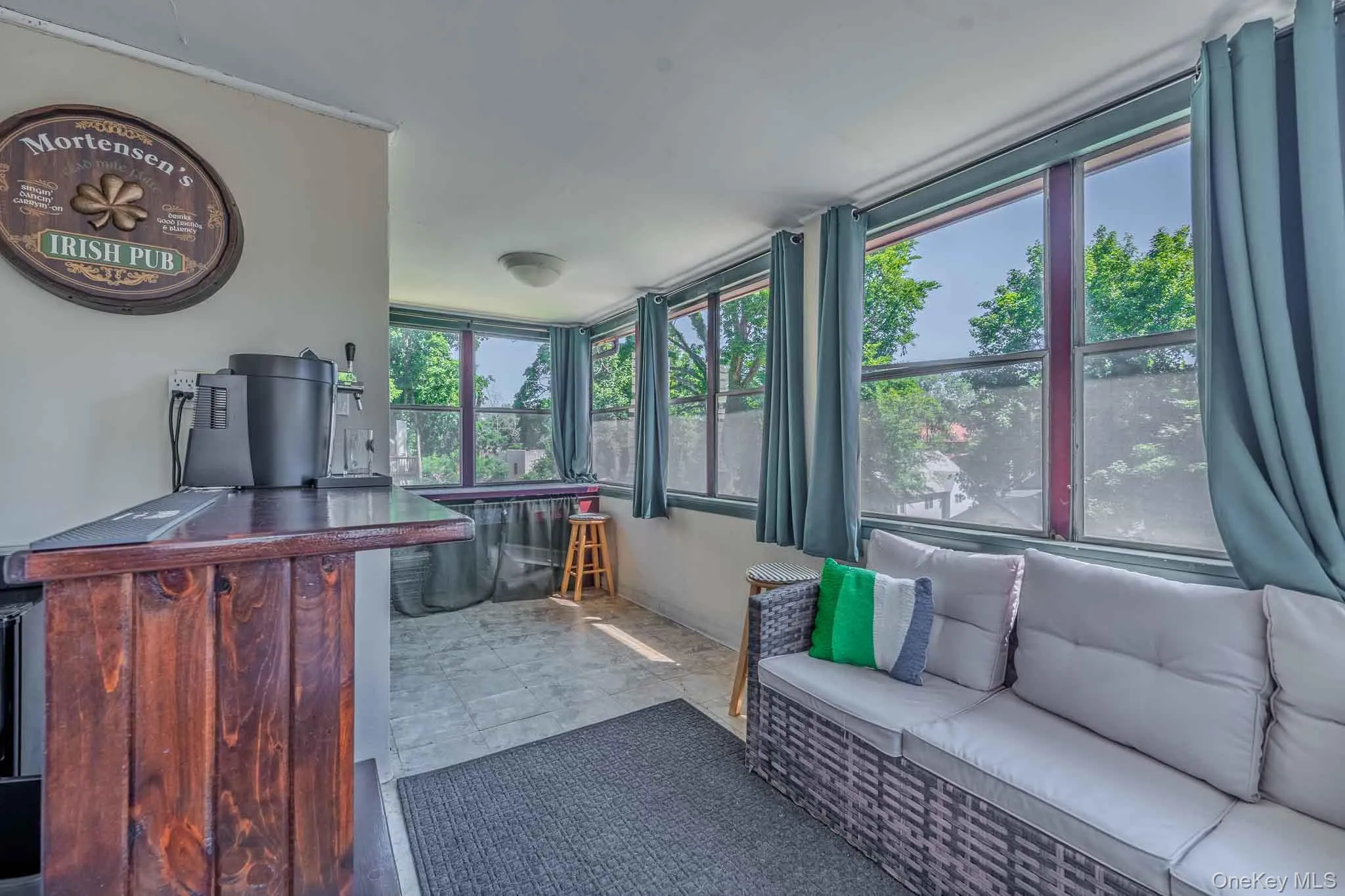 20 Hillside Avenue, Huntington, NY, 3 Bedrooms Bedrooms, 8 Rooms Rooms,1 BathroomBathrooms,Residential,For Rent,Hillside,0,1006121 20 Hillside Avenue, Huntington, NY, 3 Bedrooms Bedrooms, 8 Rooms Rooms,1 BathroomBathrooms,Residential,For Rent,Hillside,0,1006121