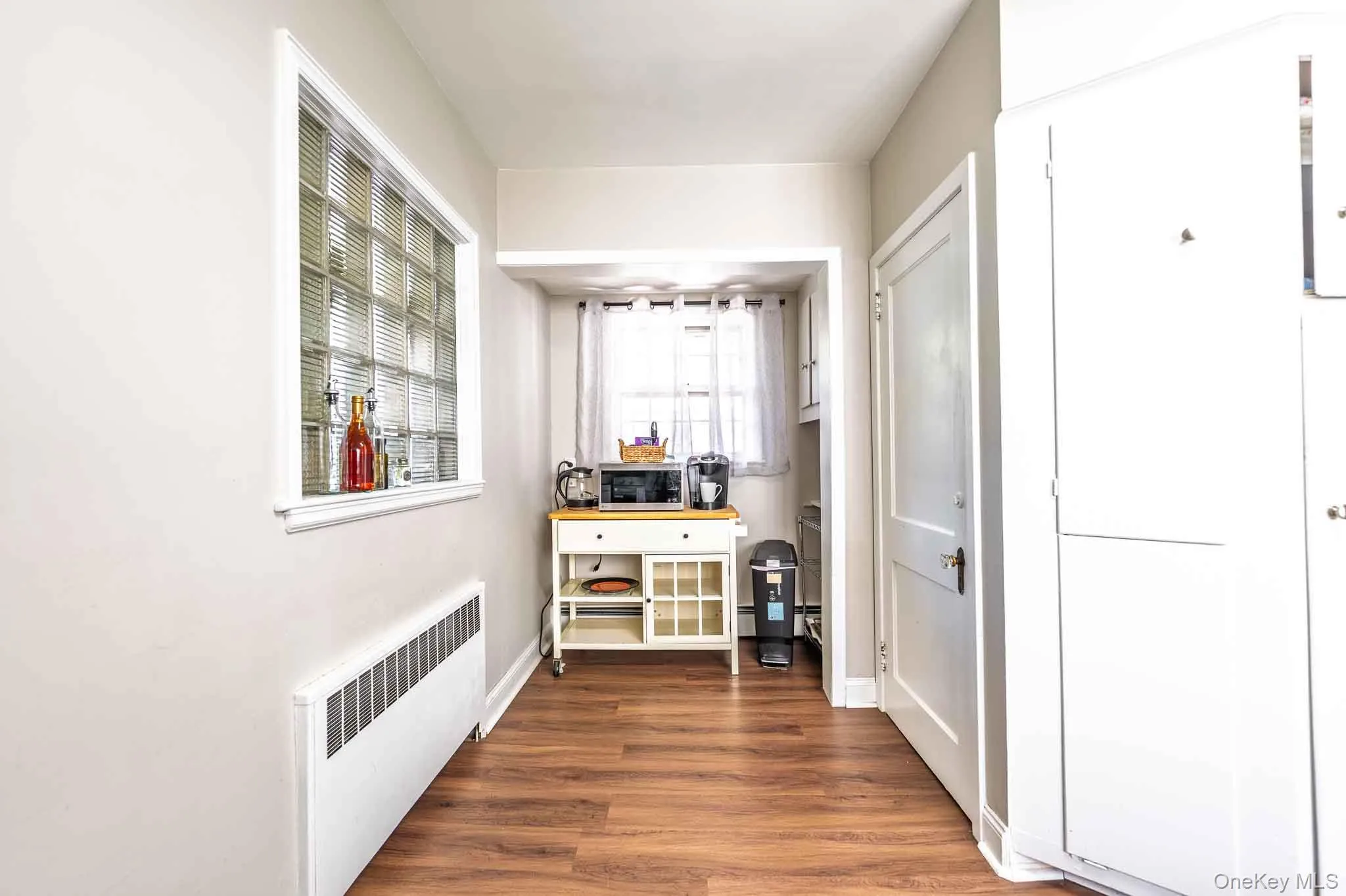 20 Hillside Avenue, Huntington, NY, 3 Bedrooms Bedrooms, 8 Rooms Rooms,1 BathroomBathrooms,Residential,For Rent,Hillside,0,1006121 20 Hillside Avenue, Huntington, NY, 3 Bedrooms Bedrooms, 8 Rooms Rooms,1 BathroomBathrooms,Residential,For Rent,Hillside,0,1006121