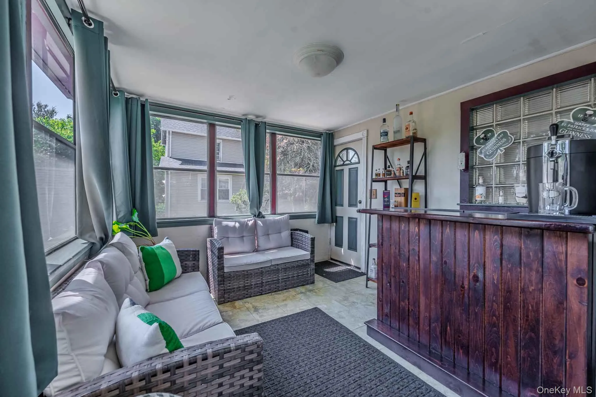 20 Hillside Avenue, Huntington, NY, 3 Bedrooms Bedrooms, 8 Rooms Rooms,1 BathroomBathrooms,Residential,For Rent,Hillside,0,1006121 20 Hillside Avenue, Huntington, NY, 3 Bedrooms Bedrooms, 8 Rooms Rooms,1 BathroomBathrooms,Residential,For Rent,Hillside,0,1006121